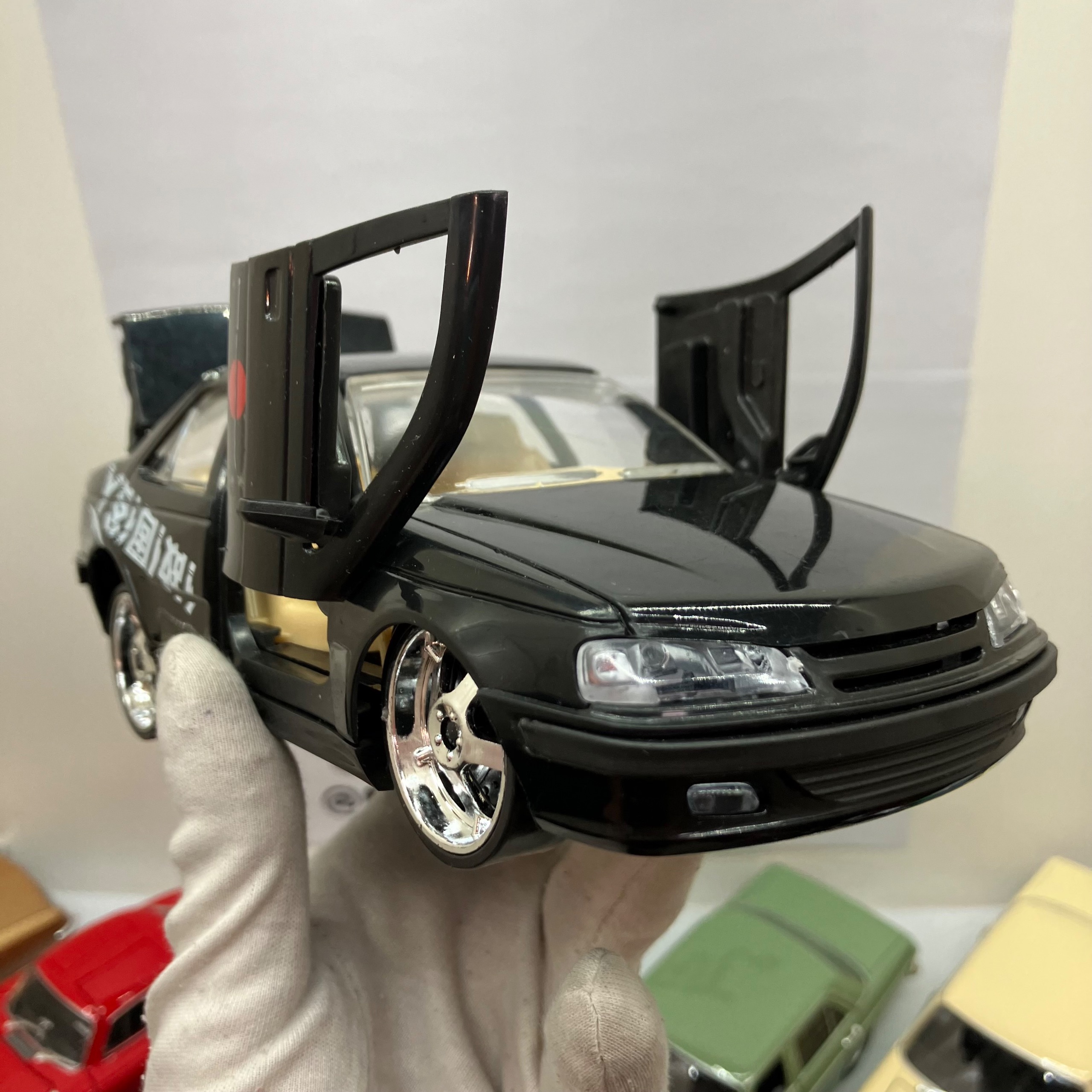 ماکت پژو پارس مای توی مشکی