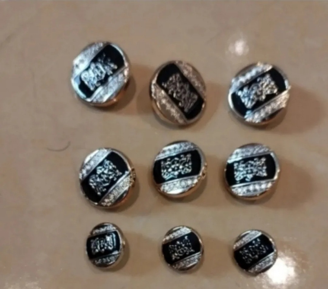 دکمه لباس مردانه نو