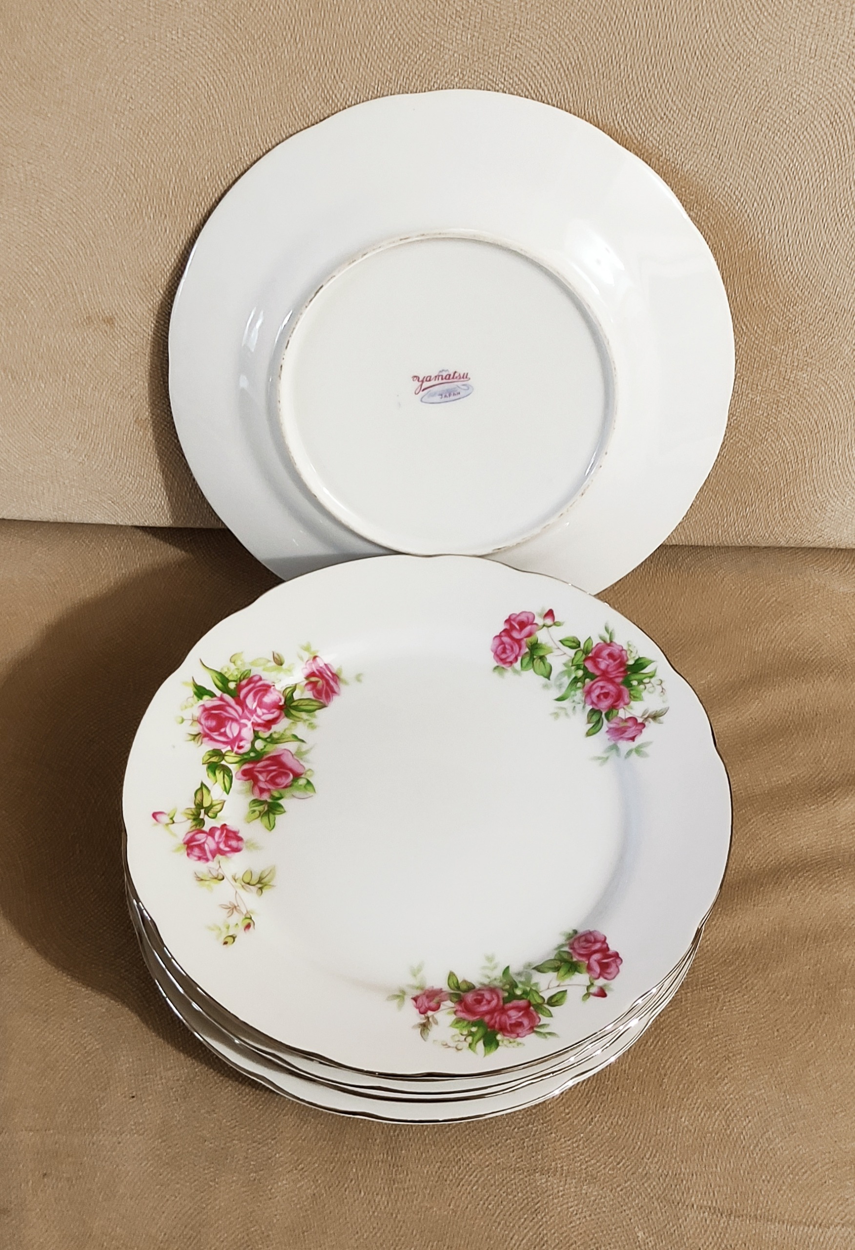 پیشدستی گلسرخی ژاپنی