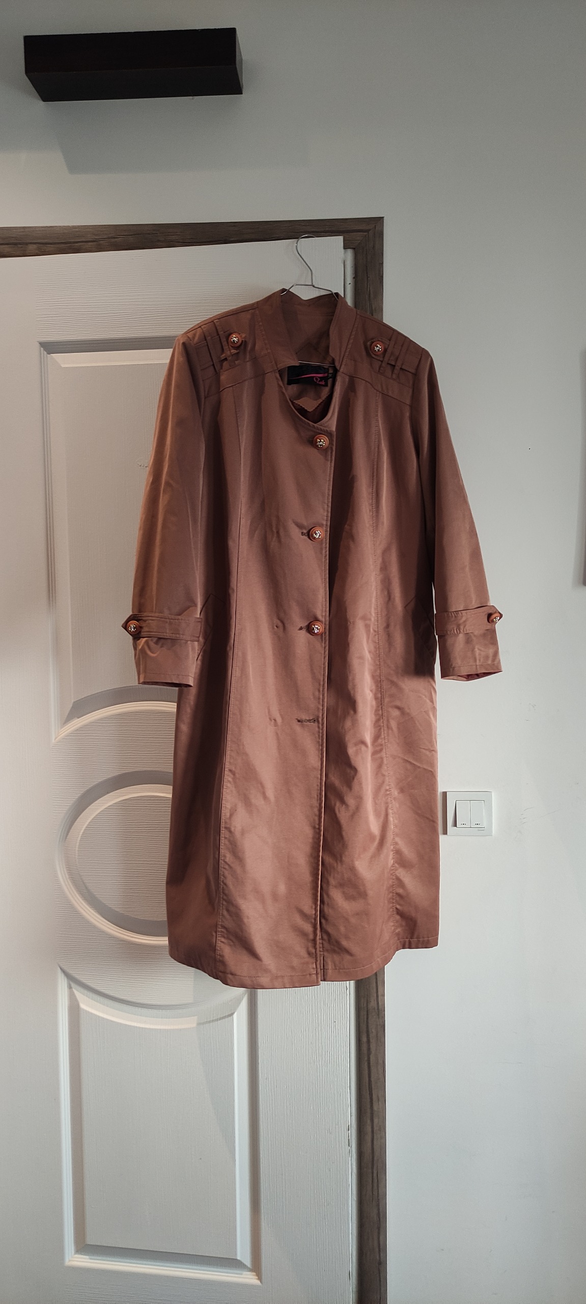 بارانی جنس بسیار عالی در حد نو