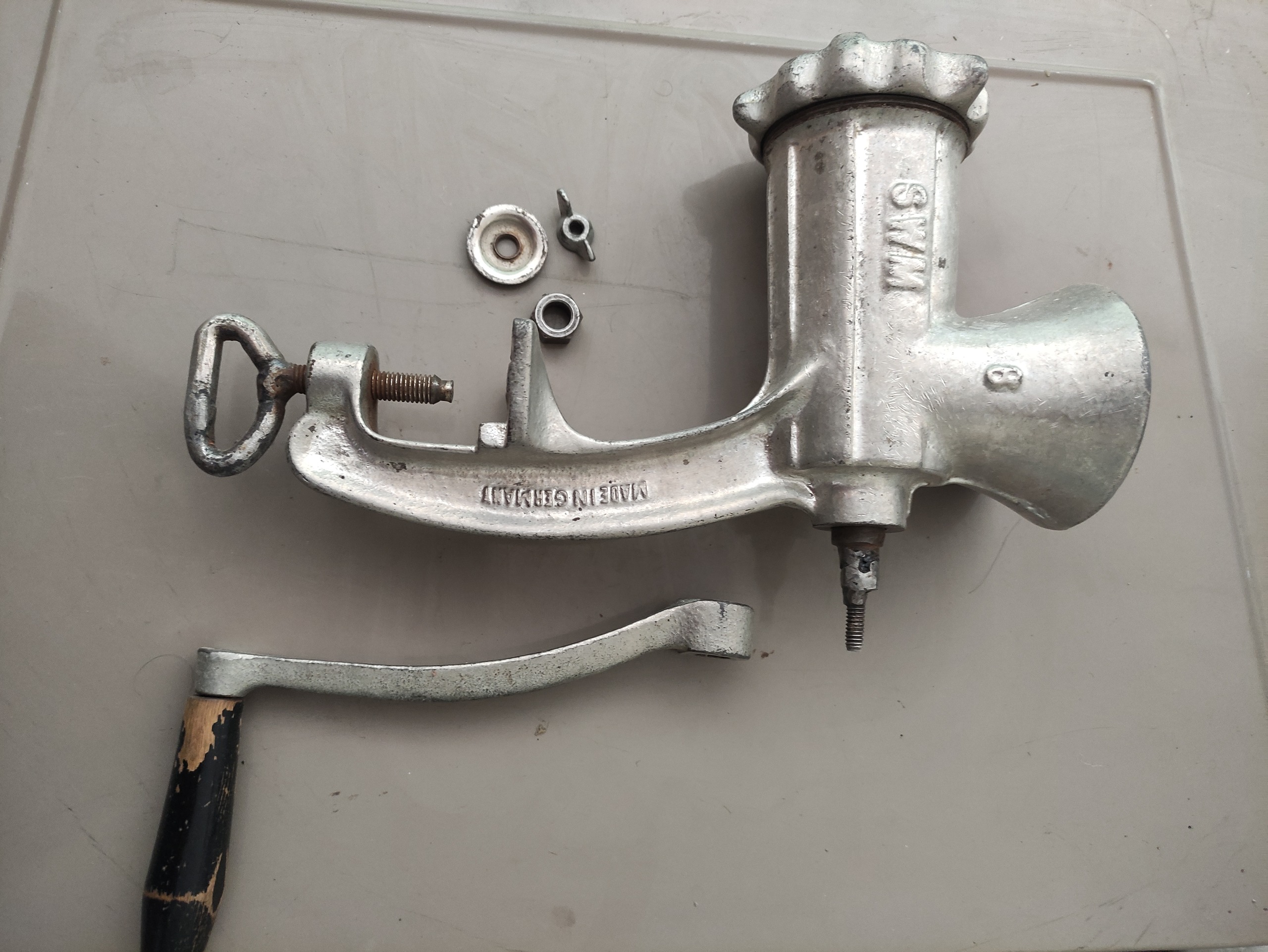 مجموعه بی نظیر تخته وچرخگوشت و ظرف گوشتی ط توضیح