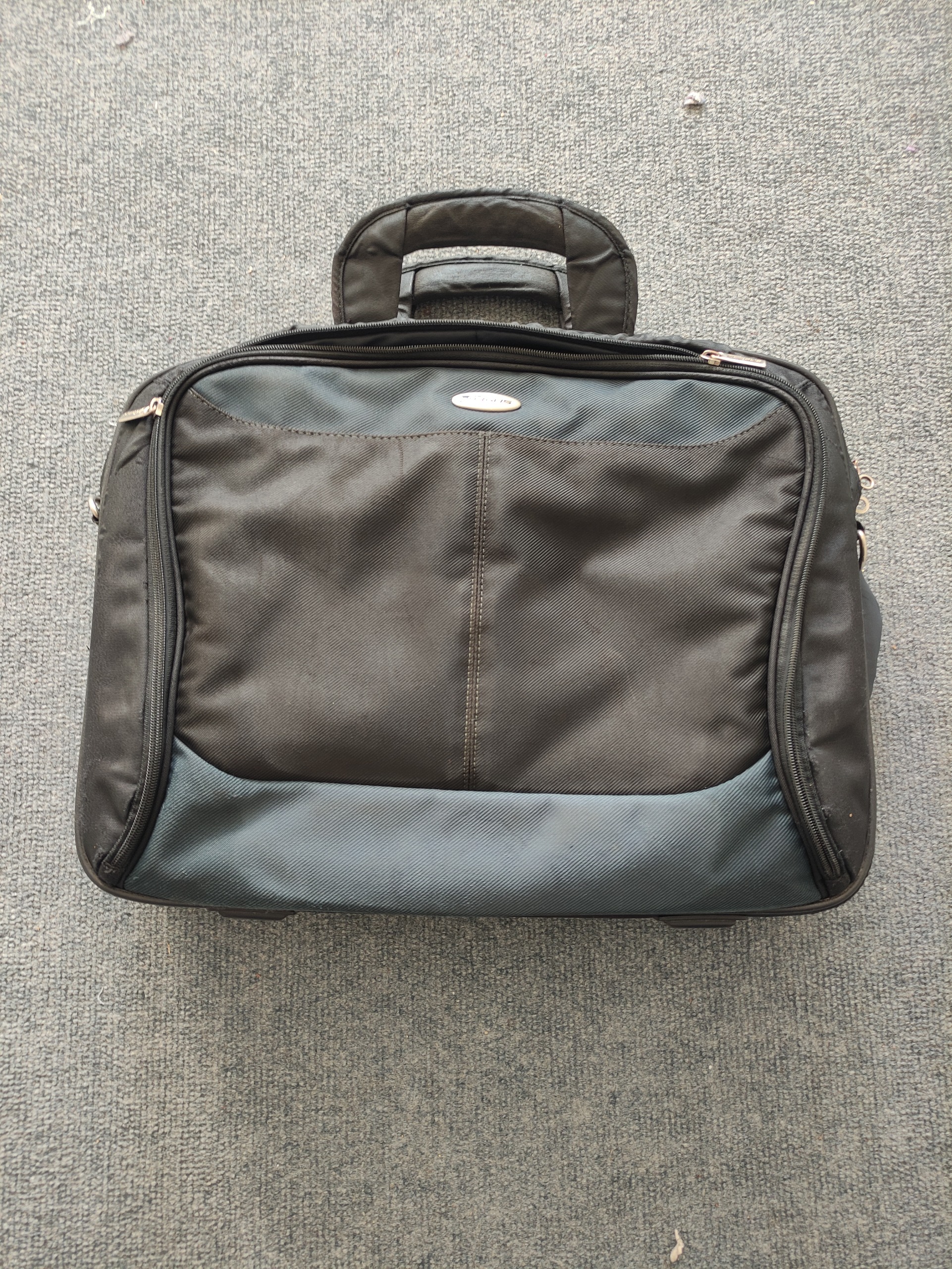  کیف لپ تاپ TARGUS اصل طبق توضیح