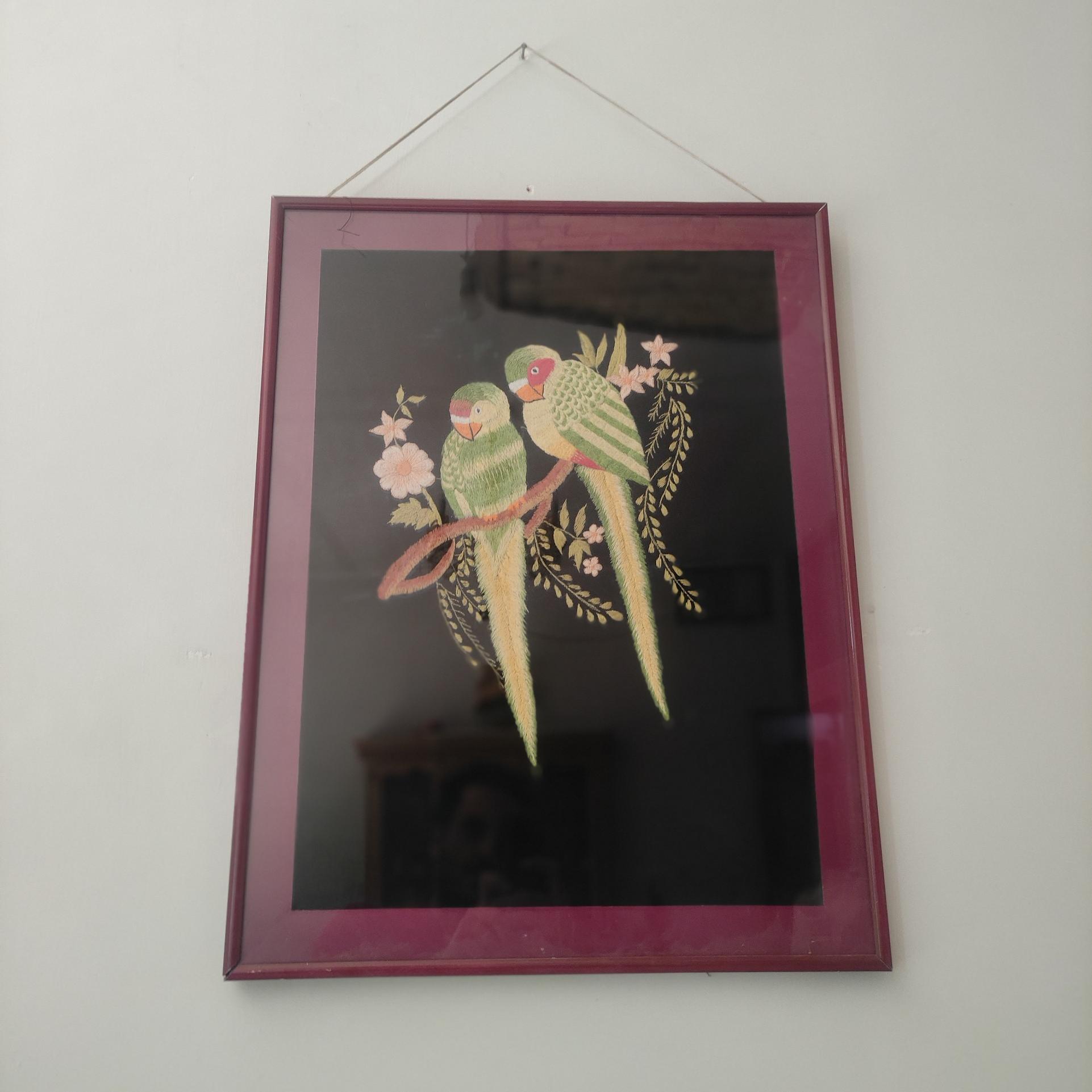 تابلو گلدوزی دو طوطی بزرگ طبق توضیح