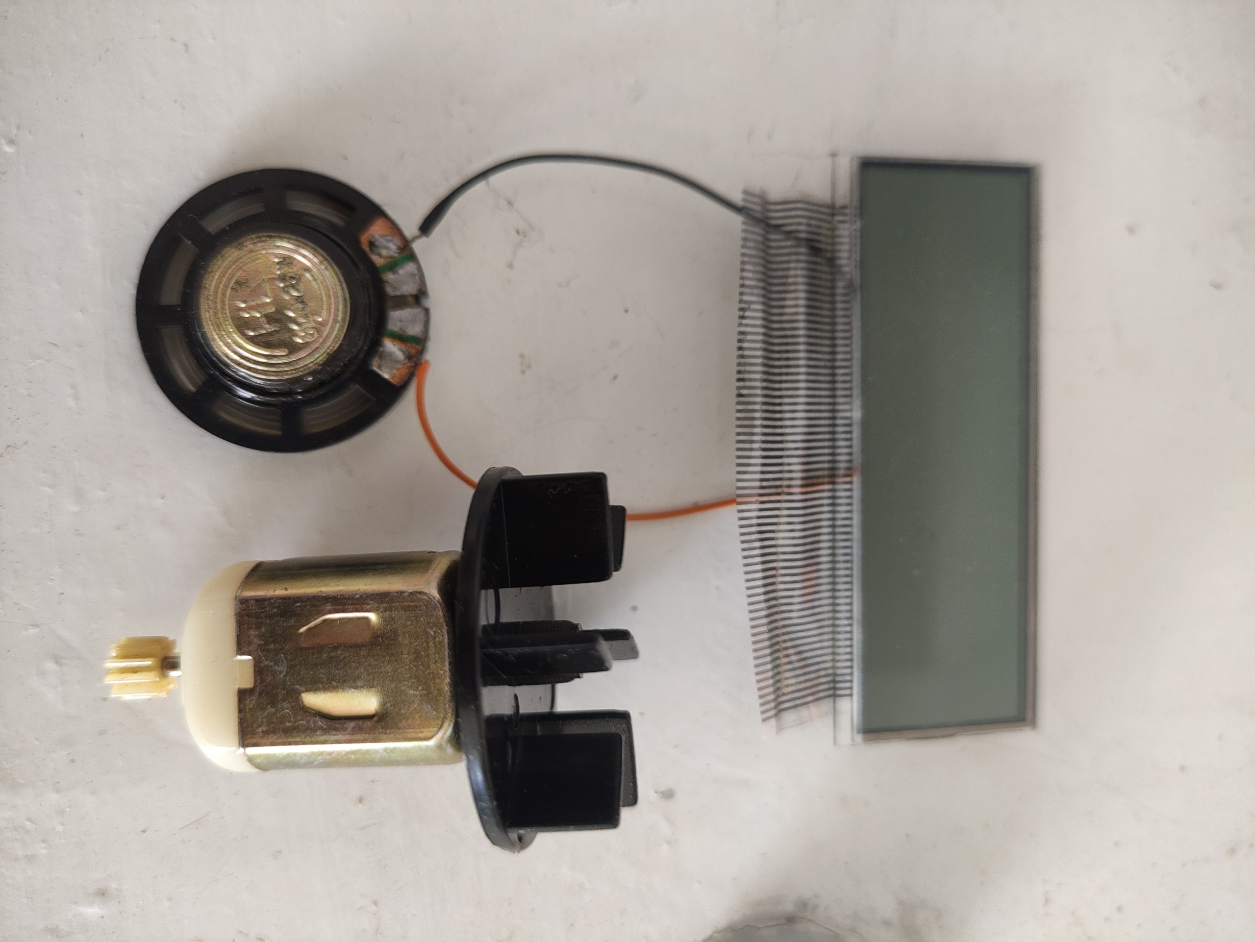 3قطعه برقی طبق عکس توضیح