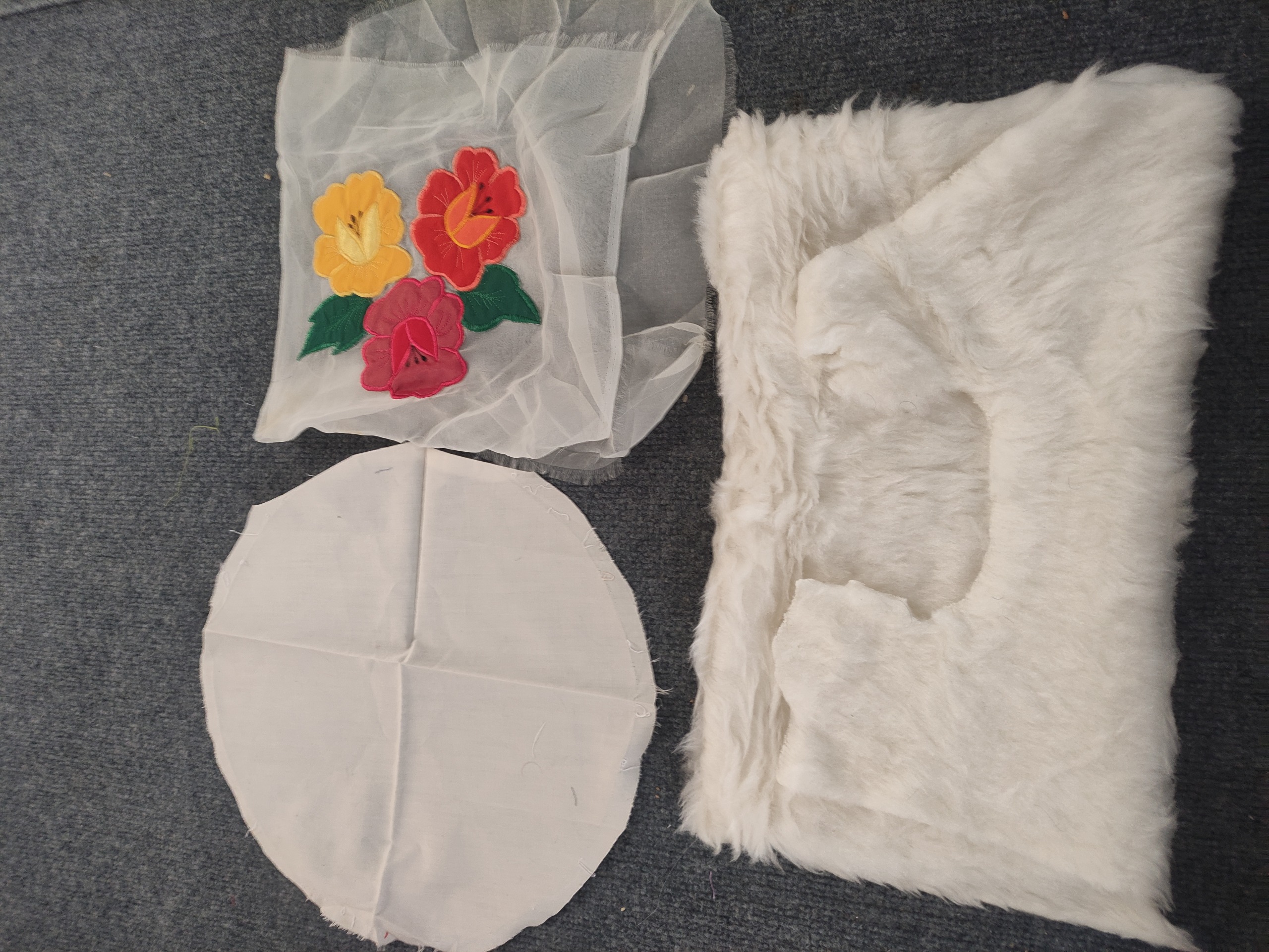 دستمال تور گلدوزی و دو قطعه طبق توضیح