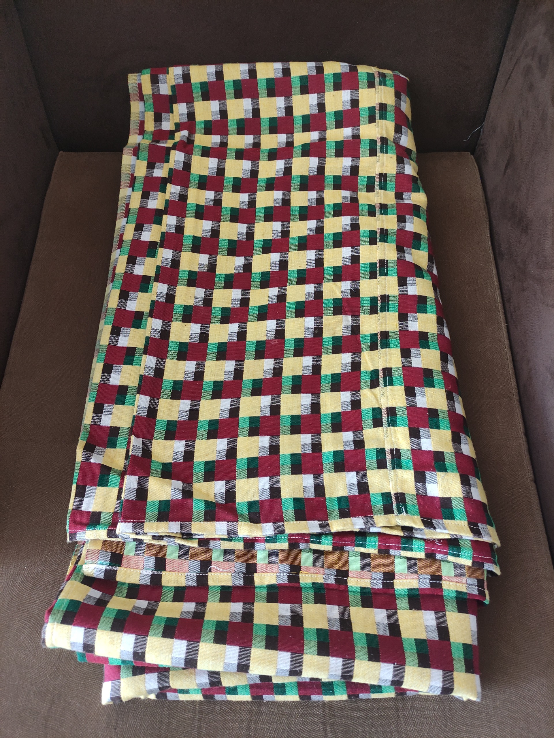 رو کرسی دهه 60 طبق توضیح