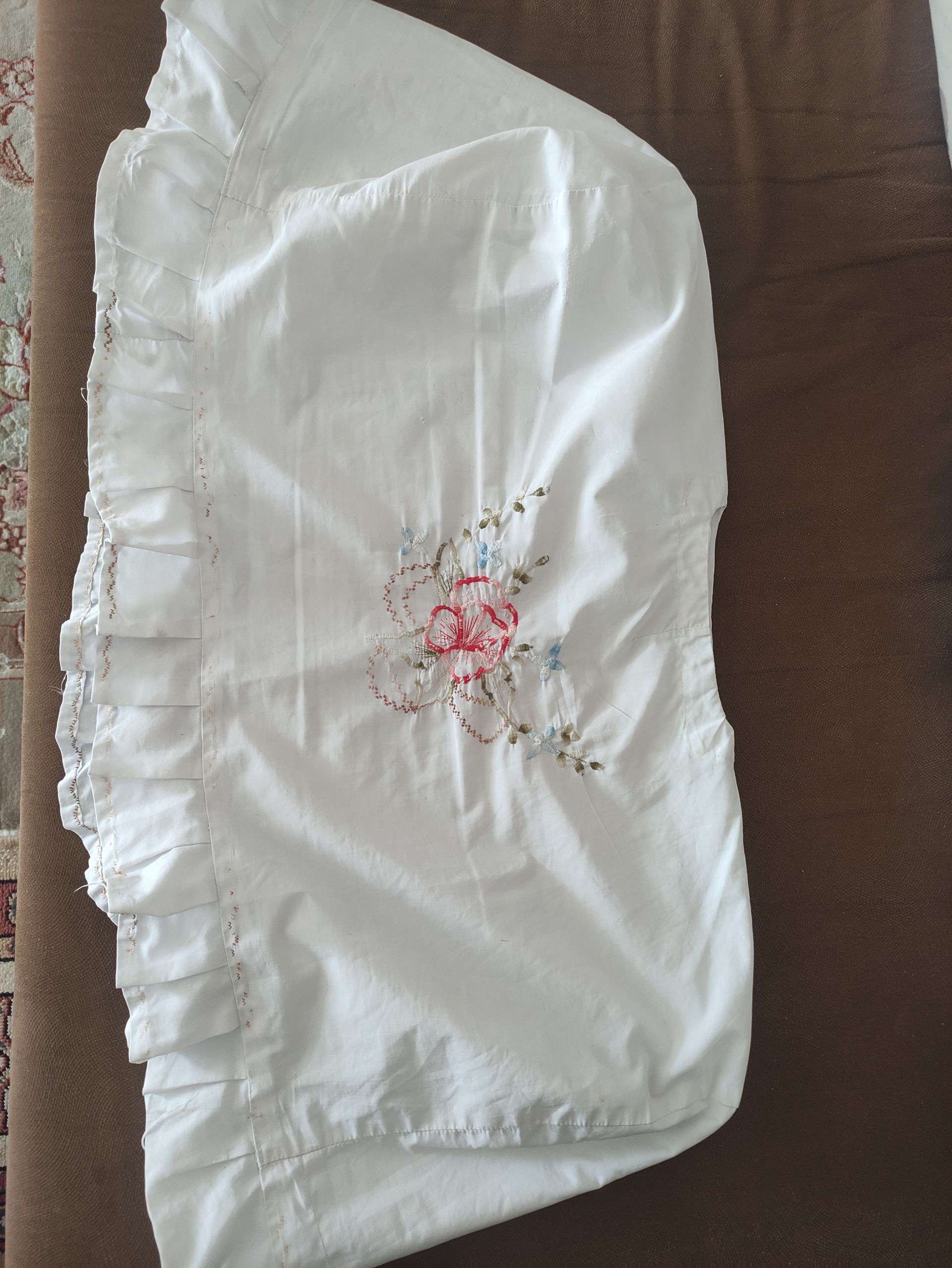 محافظ جعبه چرخ خیاطی گلدوزی شده قدیمی طبق توضیح