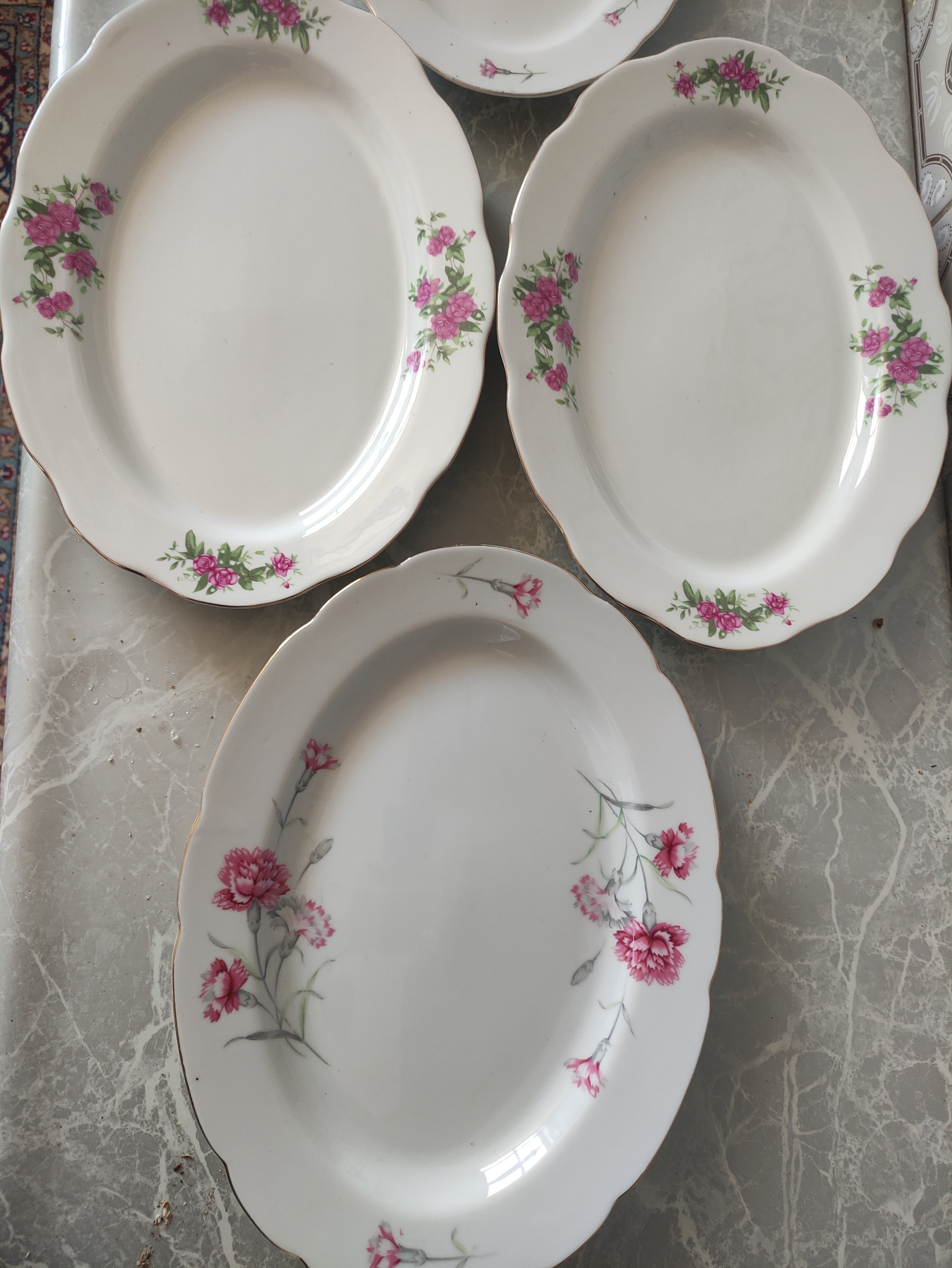 4 دیس چینی آب طلادار زیبا طبق عکس و توضیح