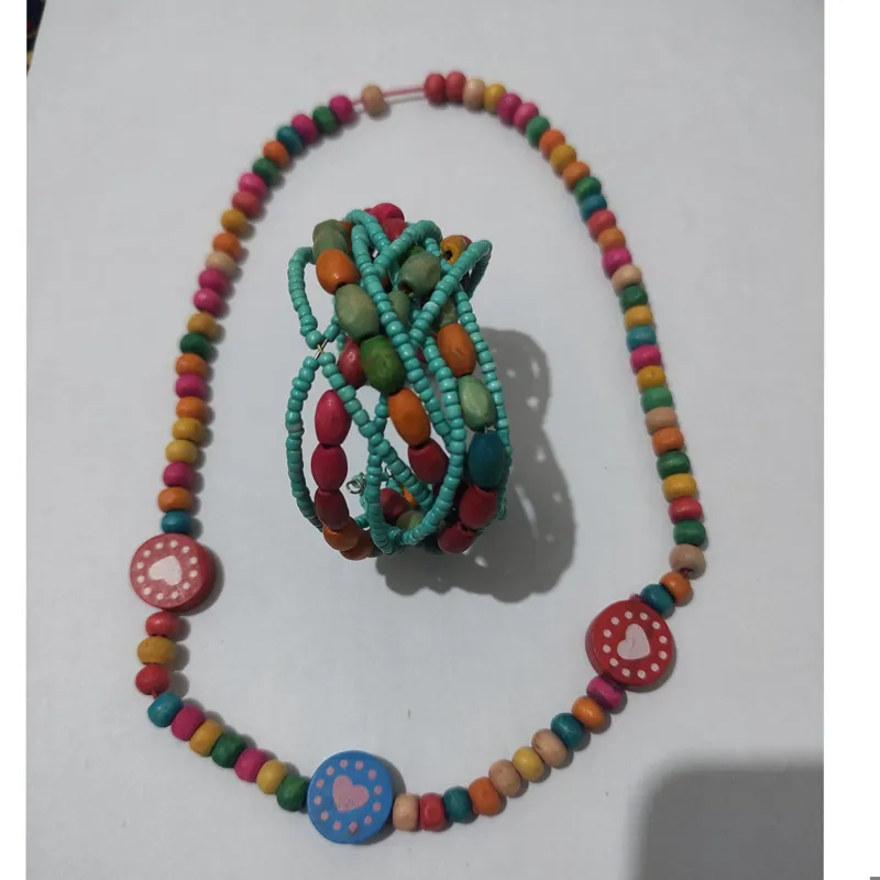 دستبند و گردنی چوبی زیبا