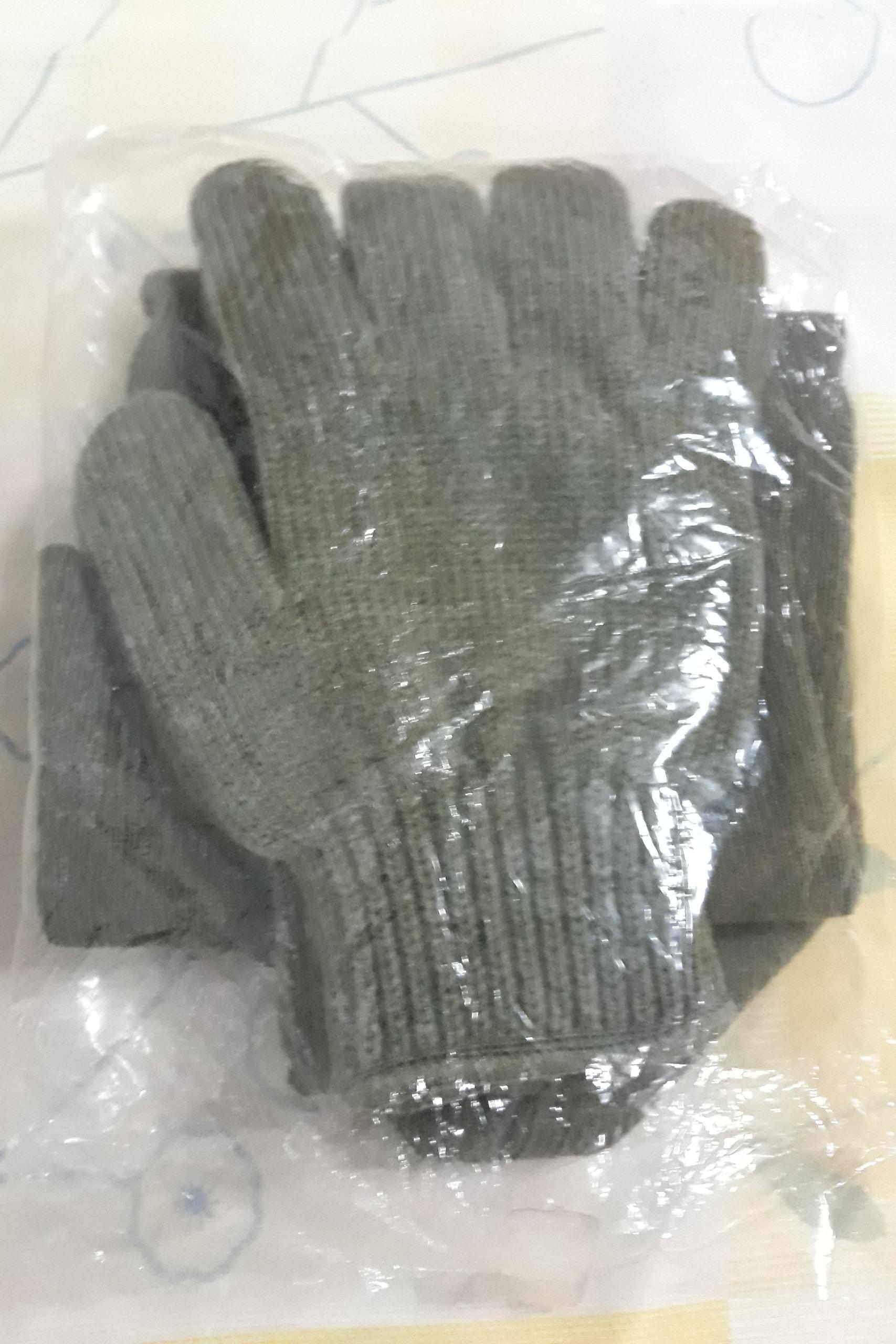 دستکش و کلاه استتار سبز