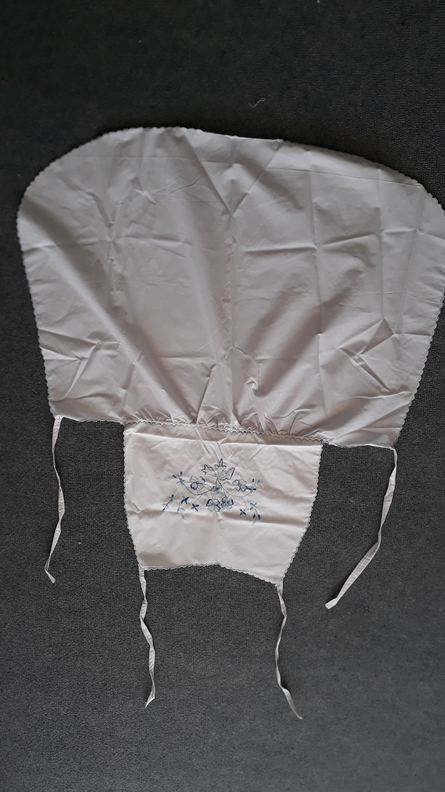 پیشبند گل دوزی دهه 60 نونو