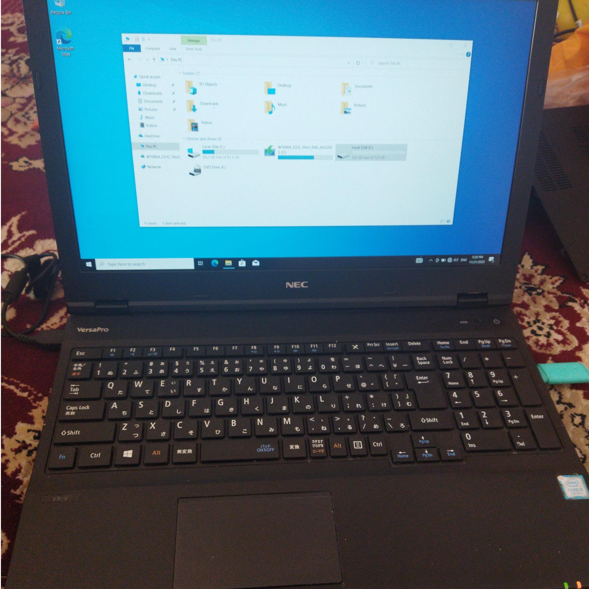 لپ تاپ nec با پردازنده i5 نسل هفت و حافظه ssd