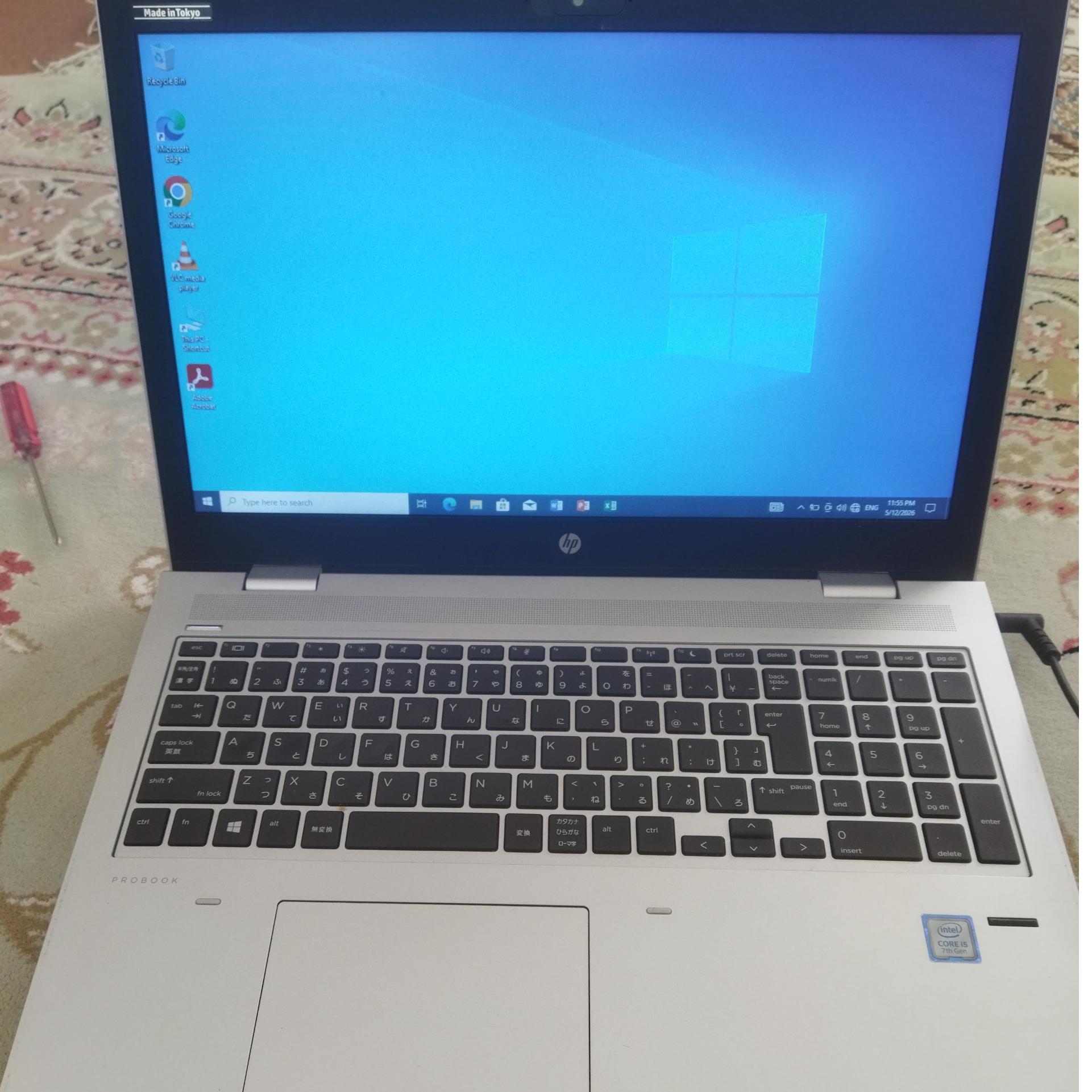 لپ تاپ hp تمیز با پردازنده i5 نسل هفت و حافظه ssd