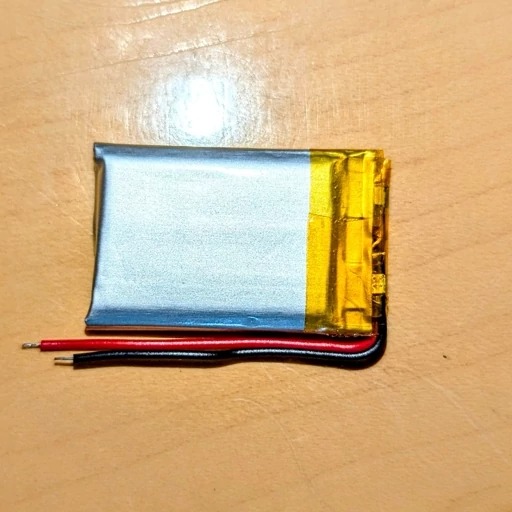 باتری 300 میلی آمپری شارژی مدل 402030 اورجینال