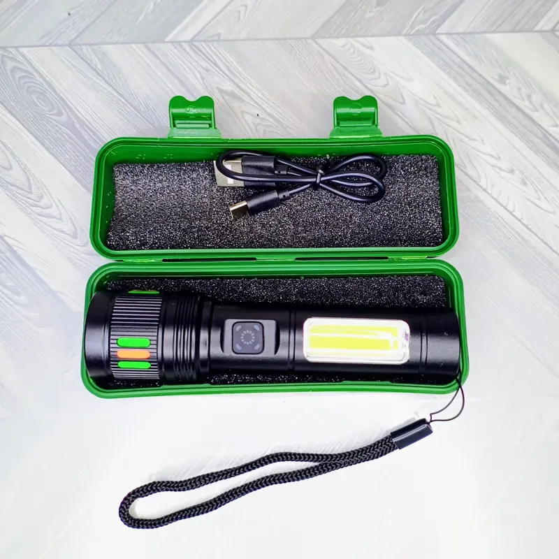 چراغ قوه فلزی زوم دار 618