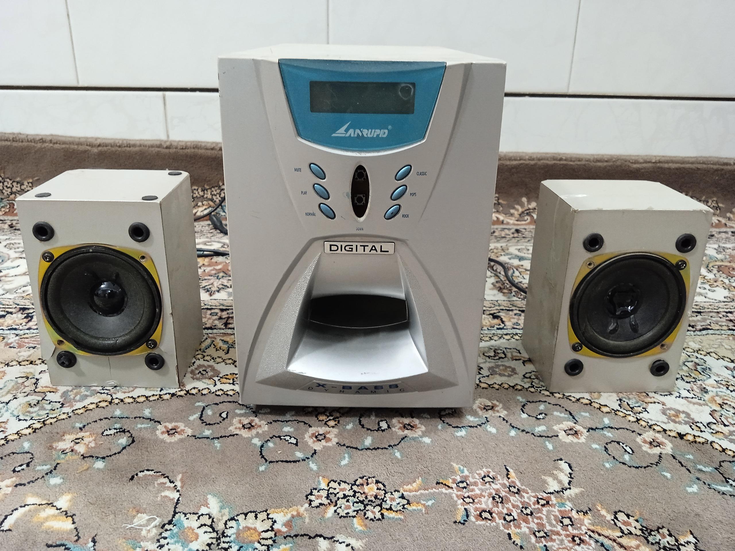 اسپیکر کامپیوتر .