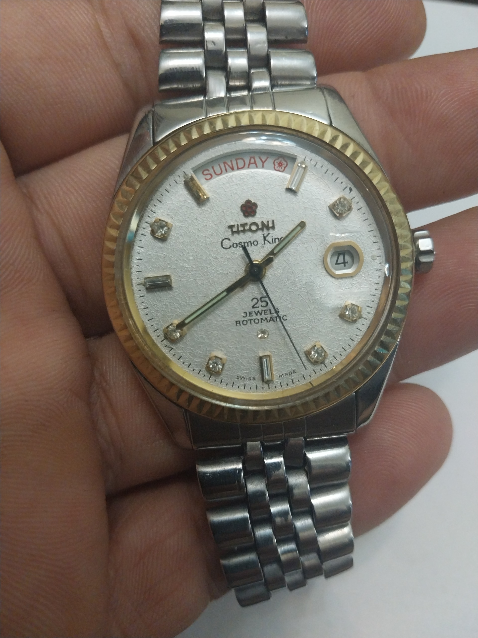 ساعت اتومات TITONI