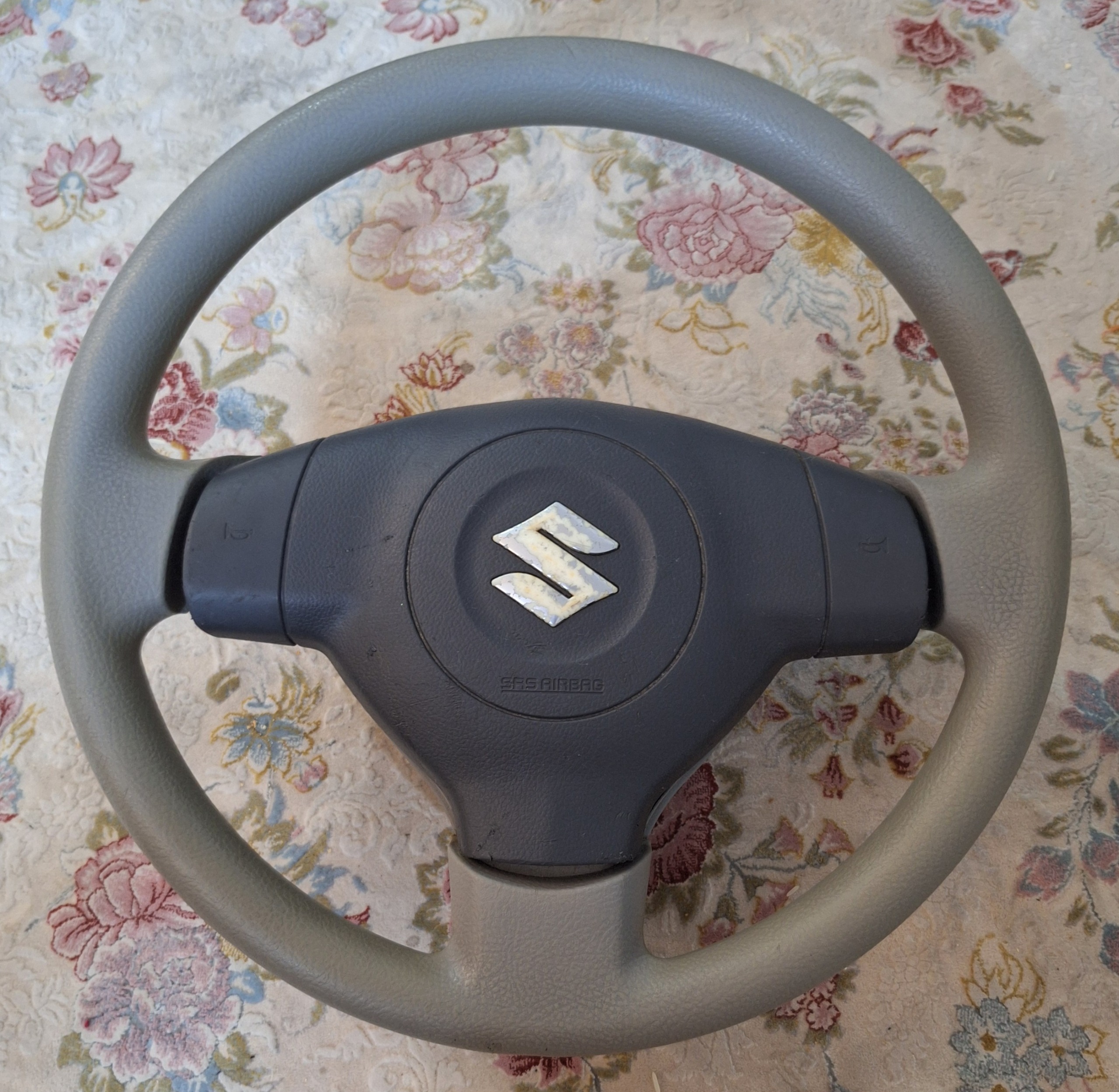 فرمون (غربیلک)SUZUKIفقط8تومن ارسال رایگان