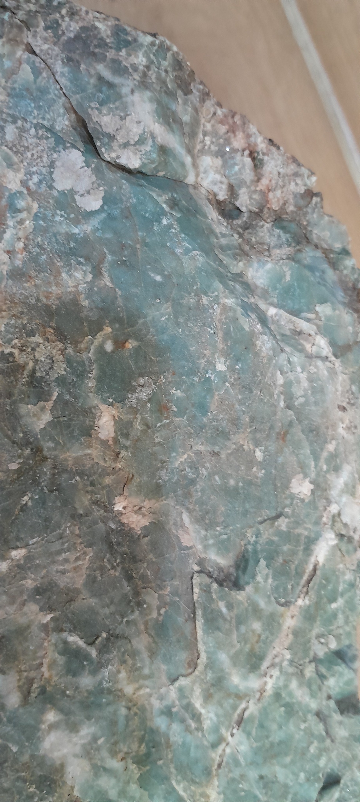 یشم گارنت نیم شفاف 30 کیلویی