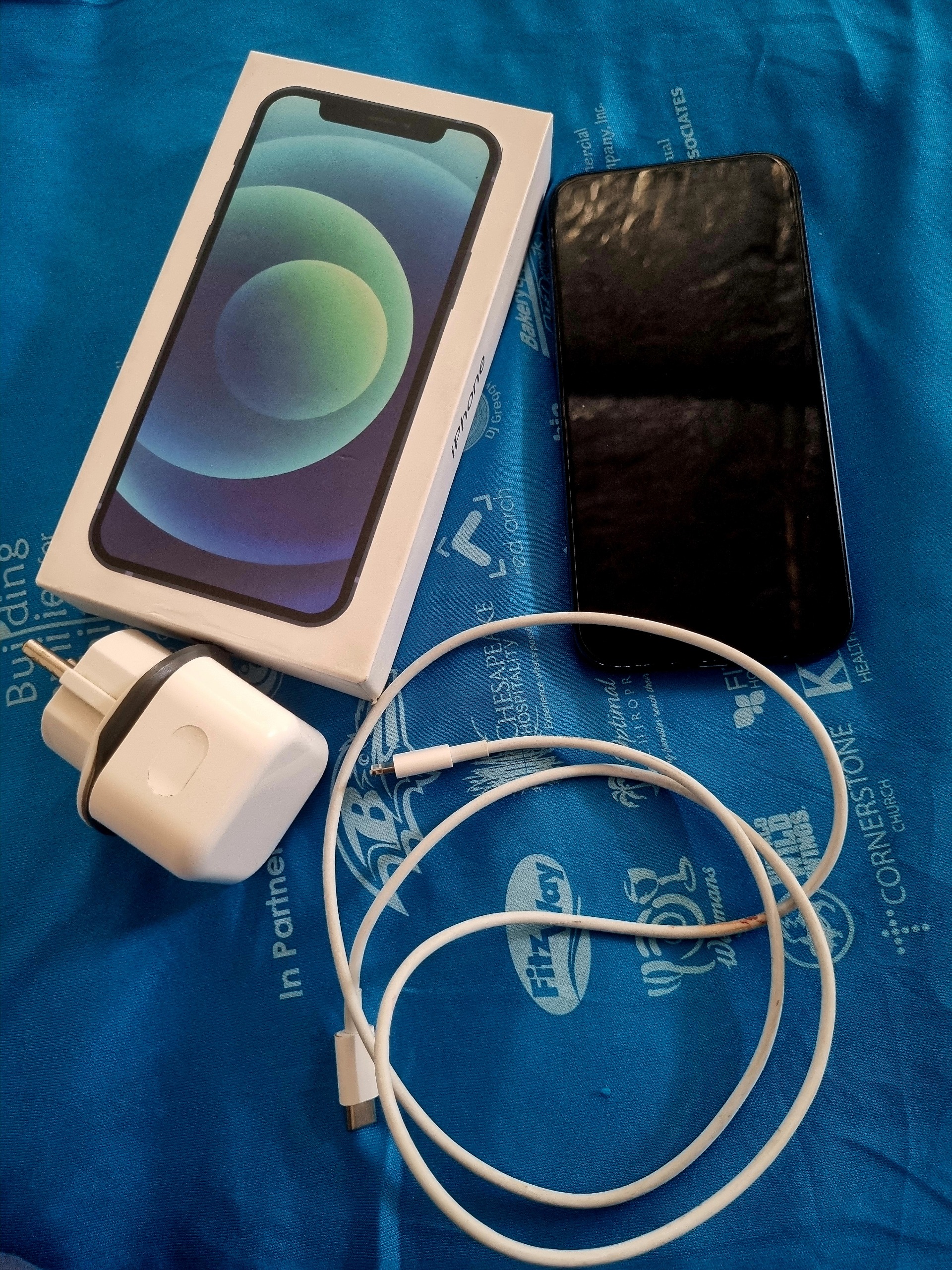 آیفون 12 نرمال