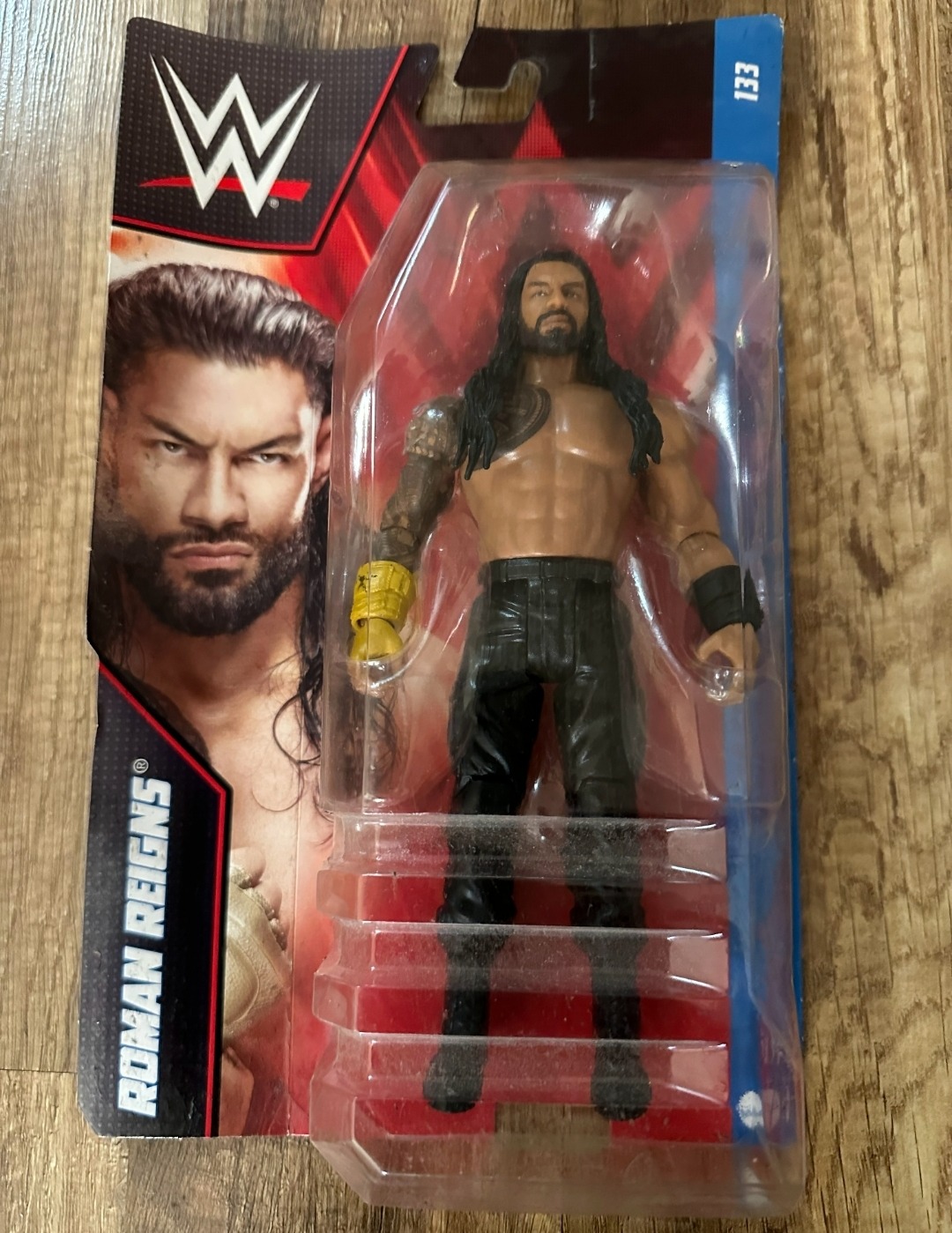 فیگور کشتی کج Roman reigns