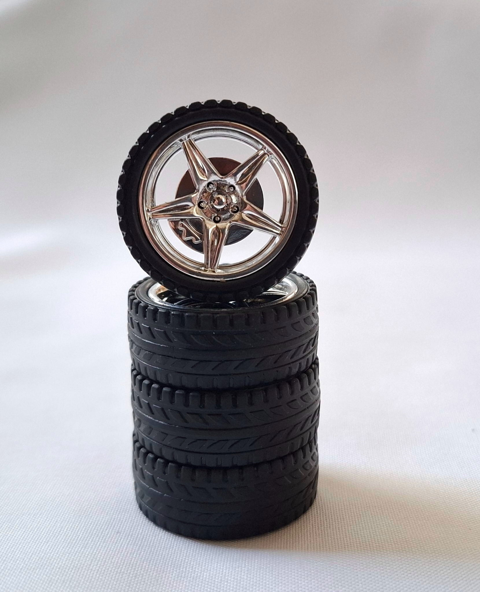 مجموعه چرخ ماشین و قطعات جعبه فرمان کد (8)