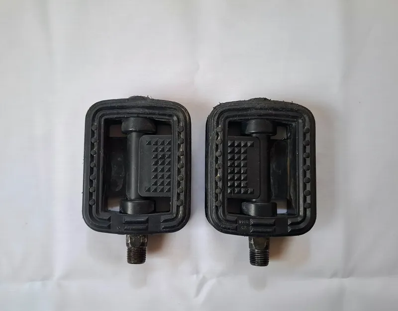 رکاب دوچرخه چهار گوش