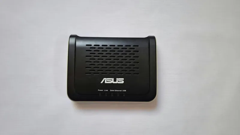 مودم ADSL ایسوس بهمراه آداپتور
