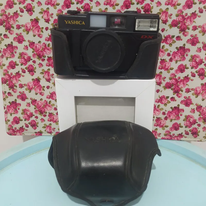 دوربین عکاسی قدیمی yashica