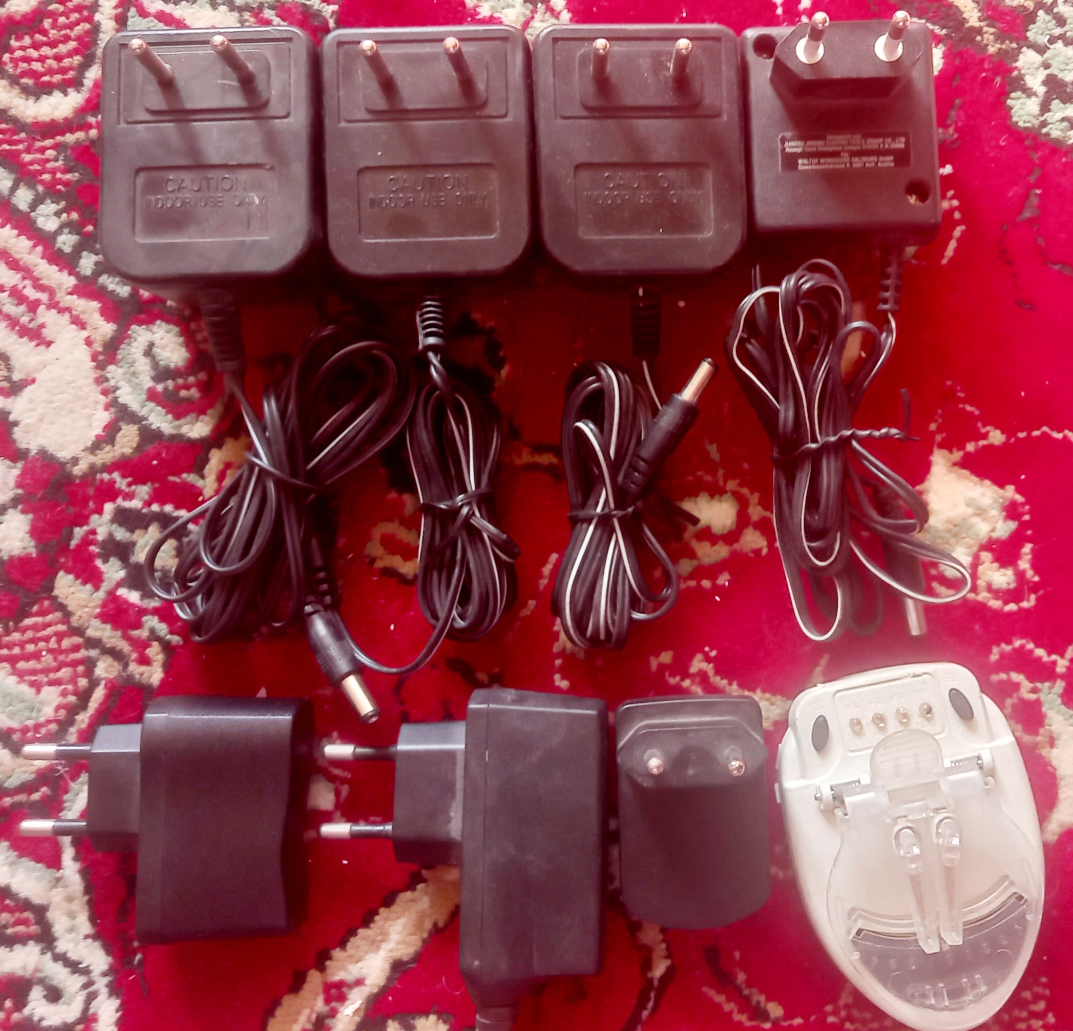 25عدد شارژر و آداپتور