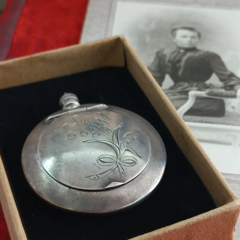 جا عطر و جا پودر نقره 30 گرم آنتیک