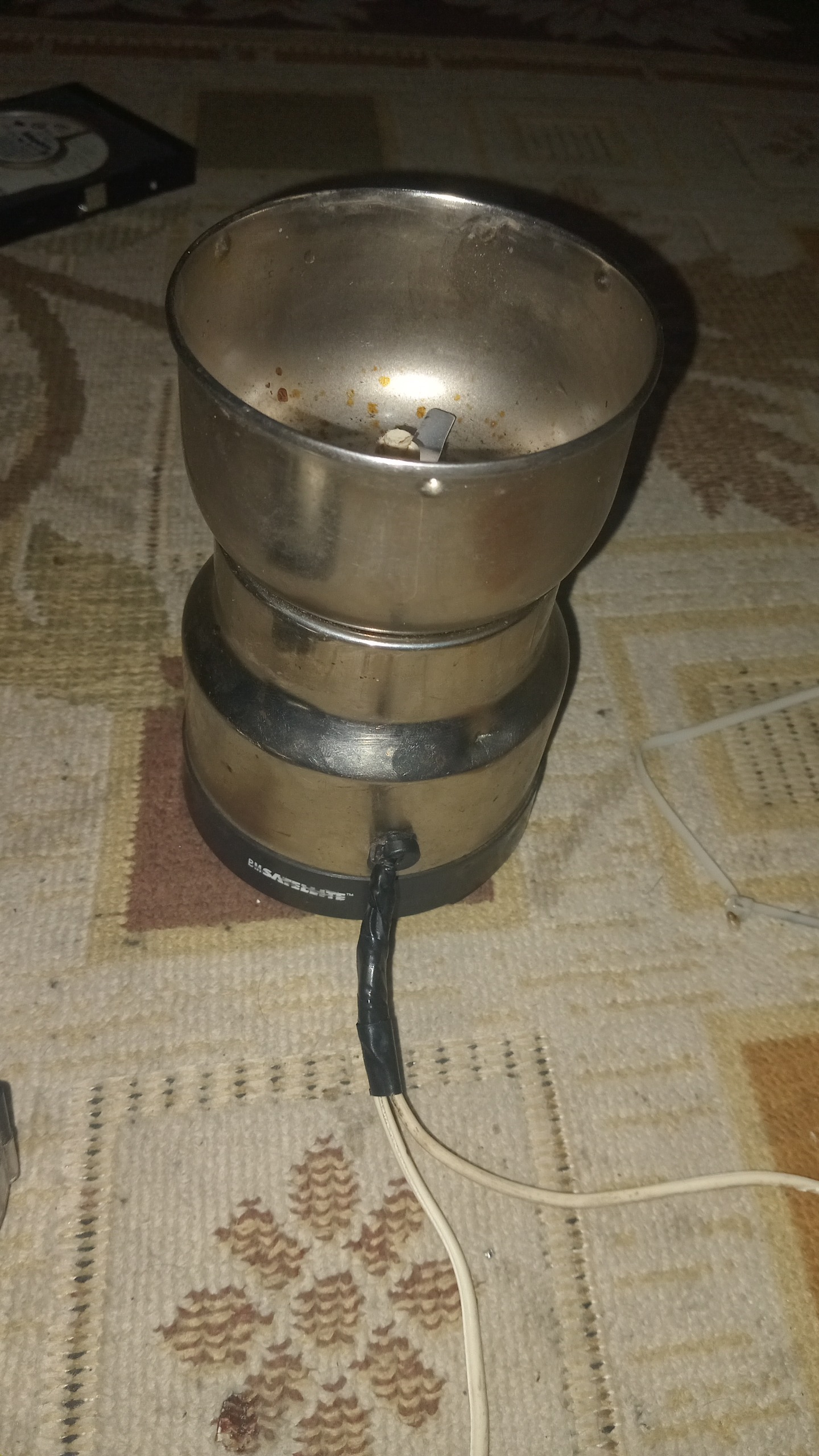 آسیاب برقی سالم تمیز