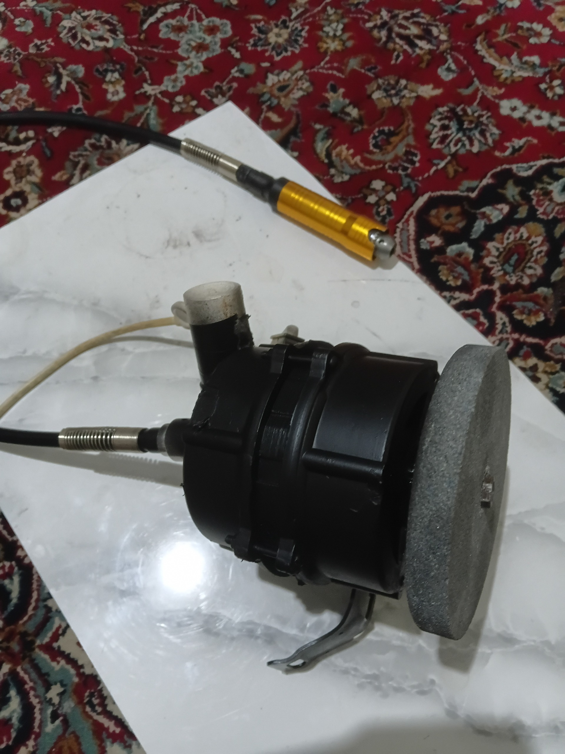 سنگ رو میزی و لابل فرز انگشتی