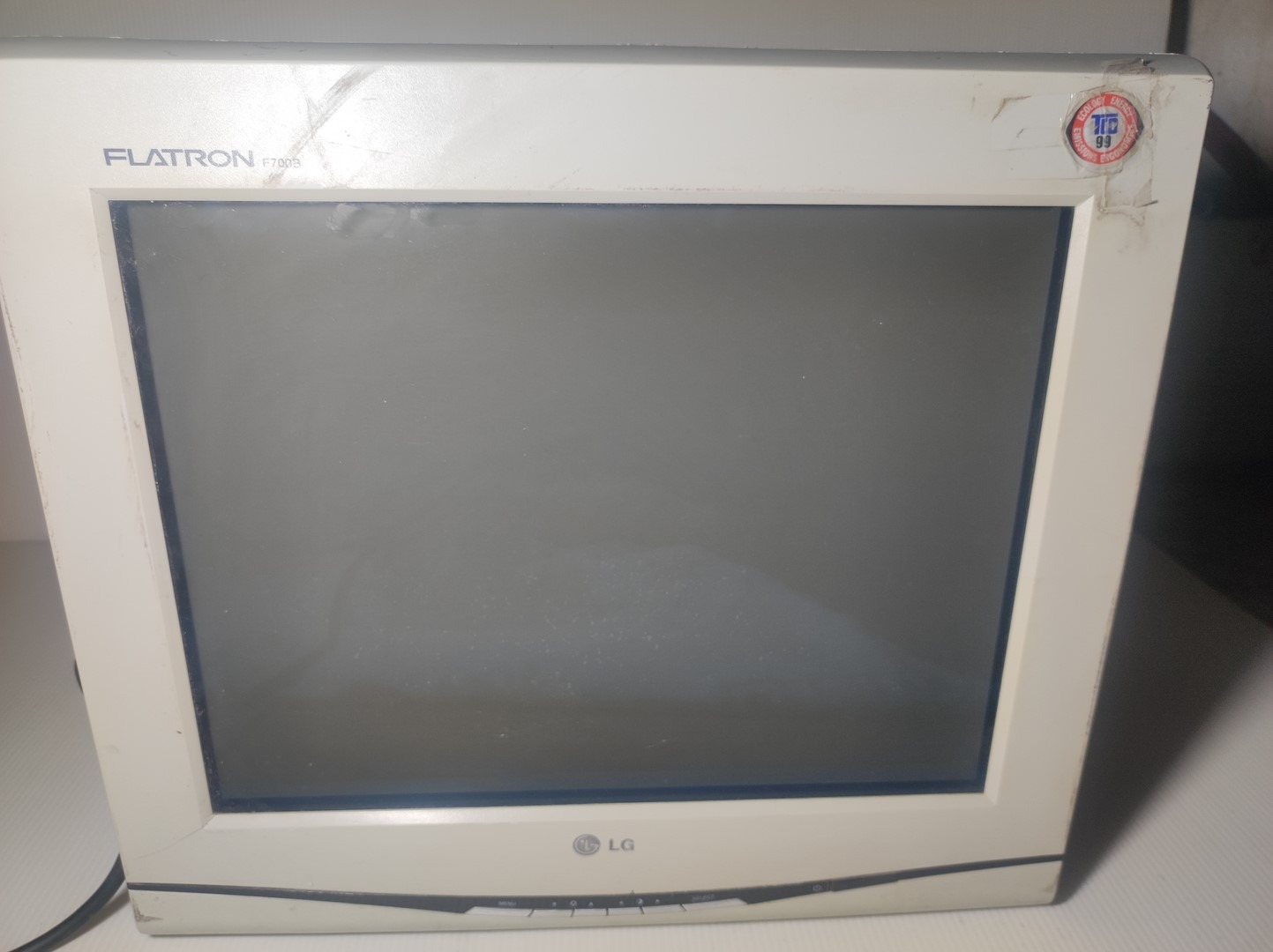 مانیتور قدیمی LG FLATRON F700B روشن-تست نشده