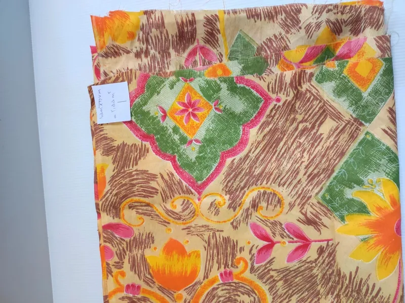 پارچه زیر قیمت کد 28 اندازه 2.55 متر مربع