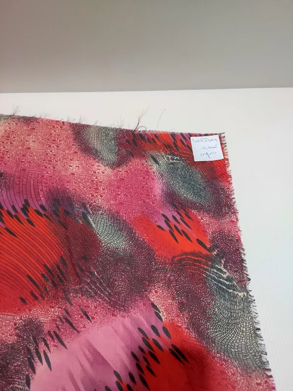 پارچه زیر قیمت کد 137 به متراژ 2.25 متر مربع