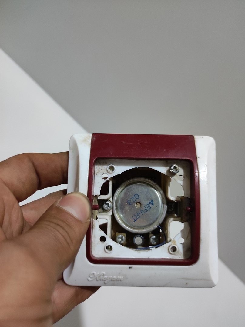 کلید پریز قدیمی زنگ در خیام -تست نشده