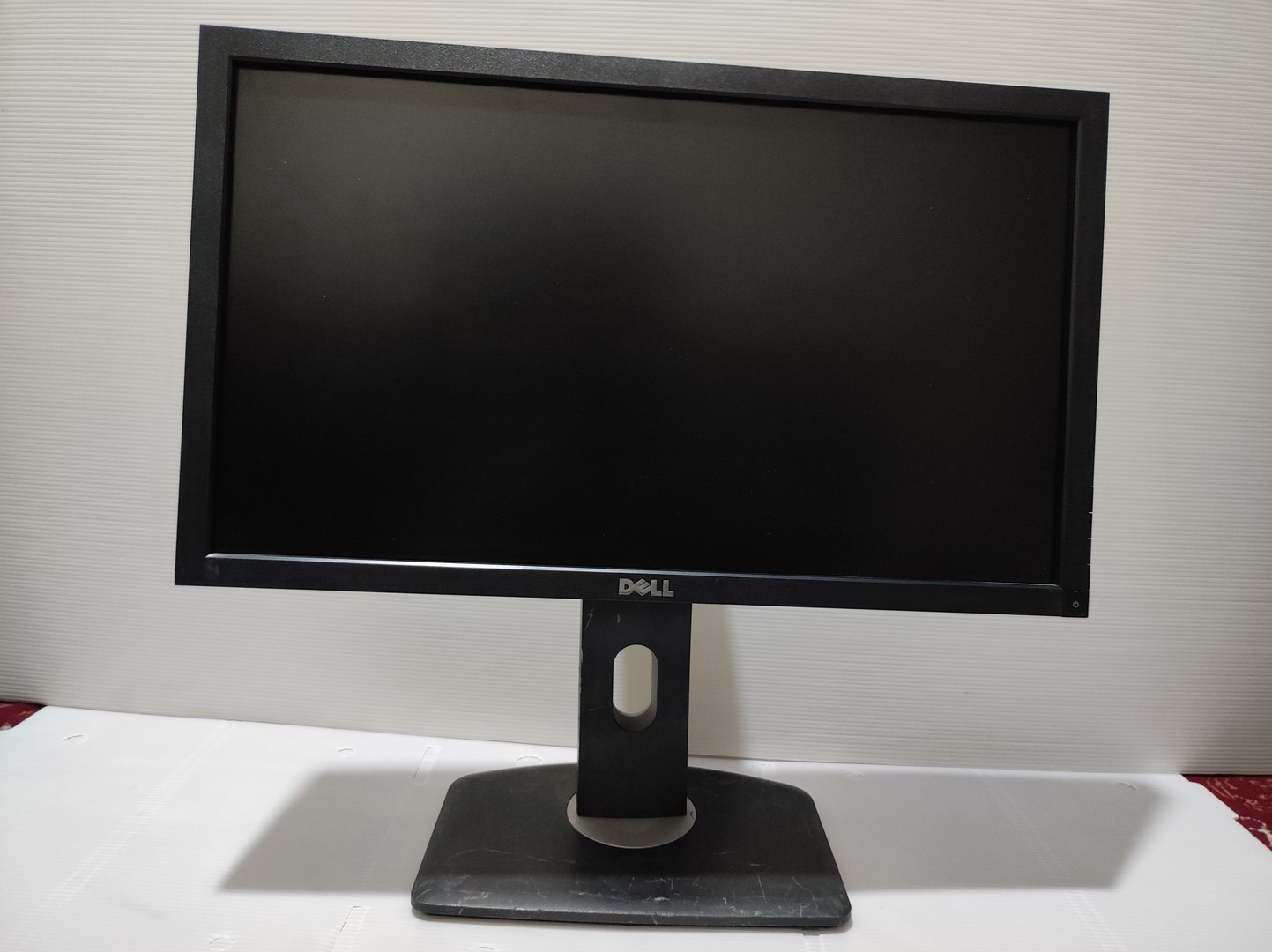 مانیتور استوک دل DELL مدل P2211ht سایز 22 اینچ