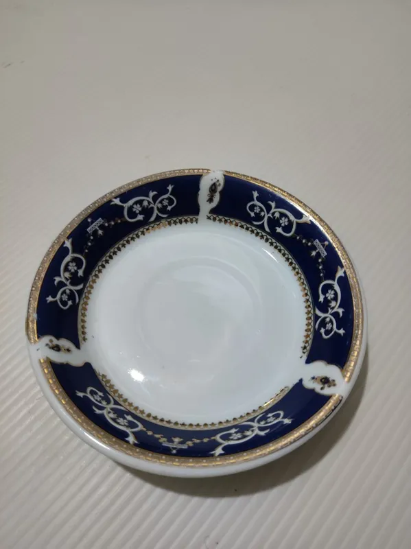 نعلبکی چینی طرح خاص دور طلا دوره پهلوی