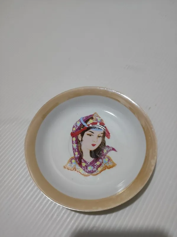 نعلبکی چینی دوره پهلوی نایاب پناهی نقش لیلی