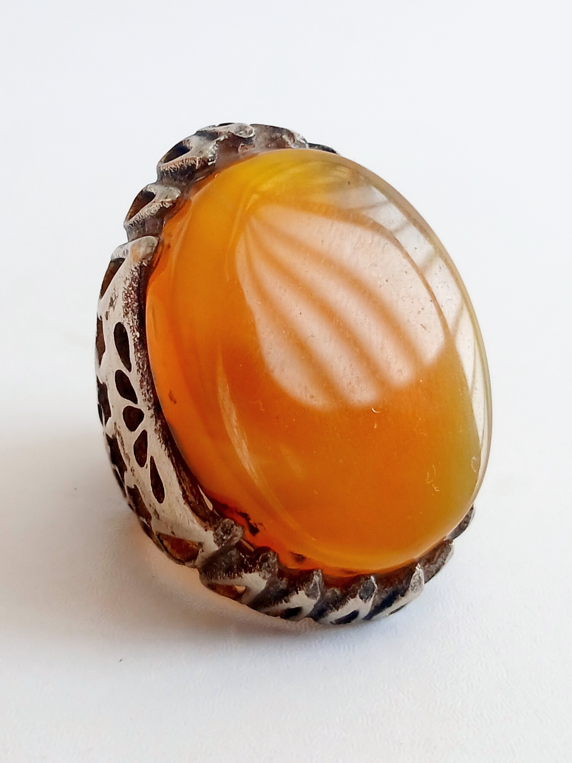 انگشتر عقیق زرد درشت و کلکسیونی