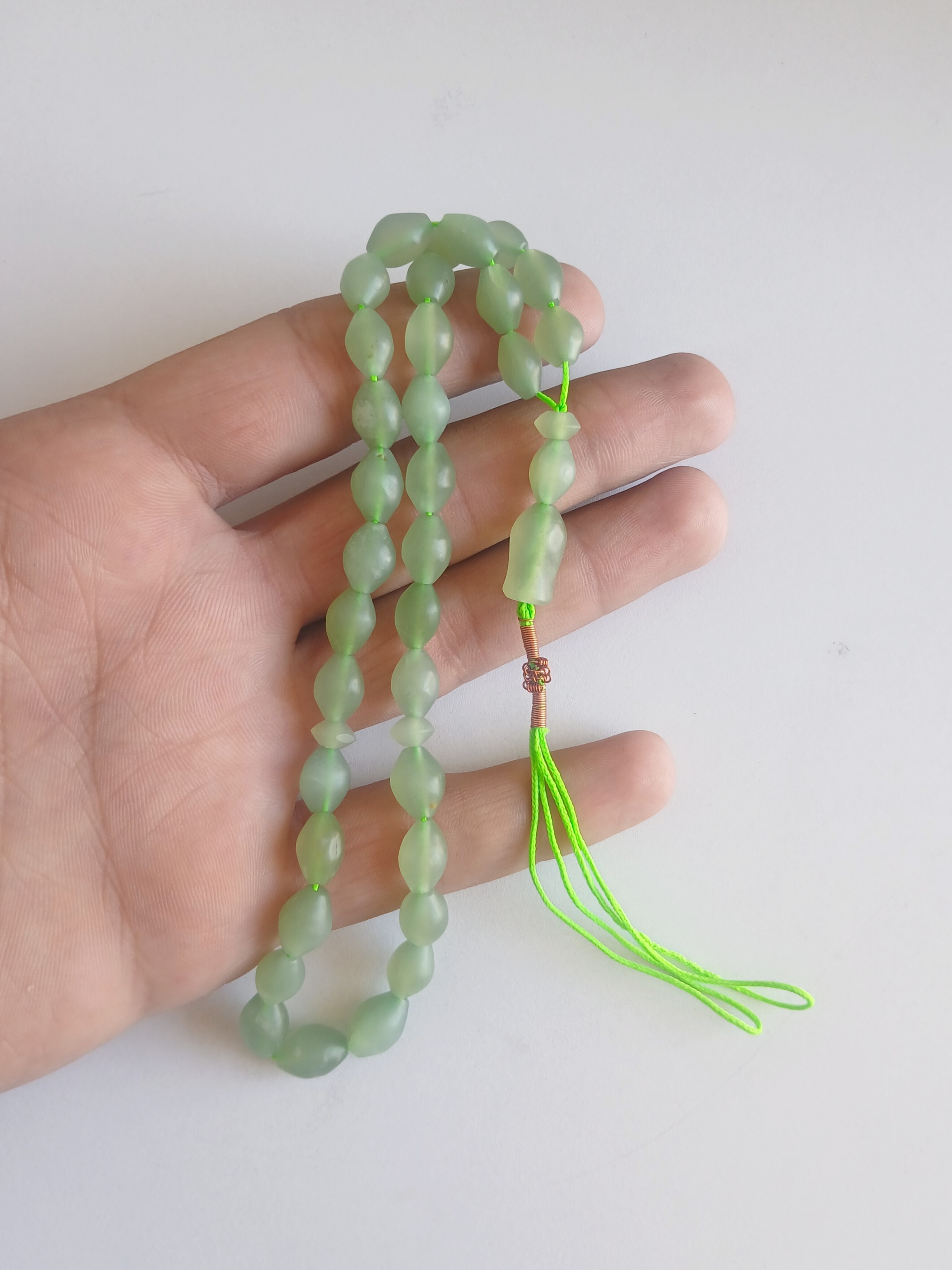 تسبیح شاه مقصود سبز نعنایی 33 دانه