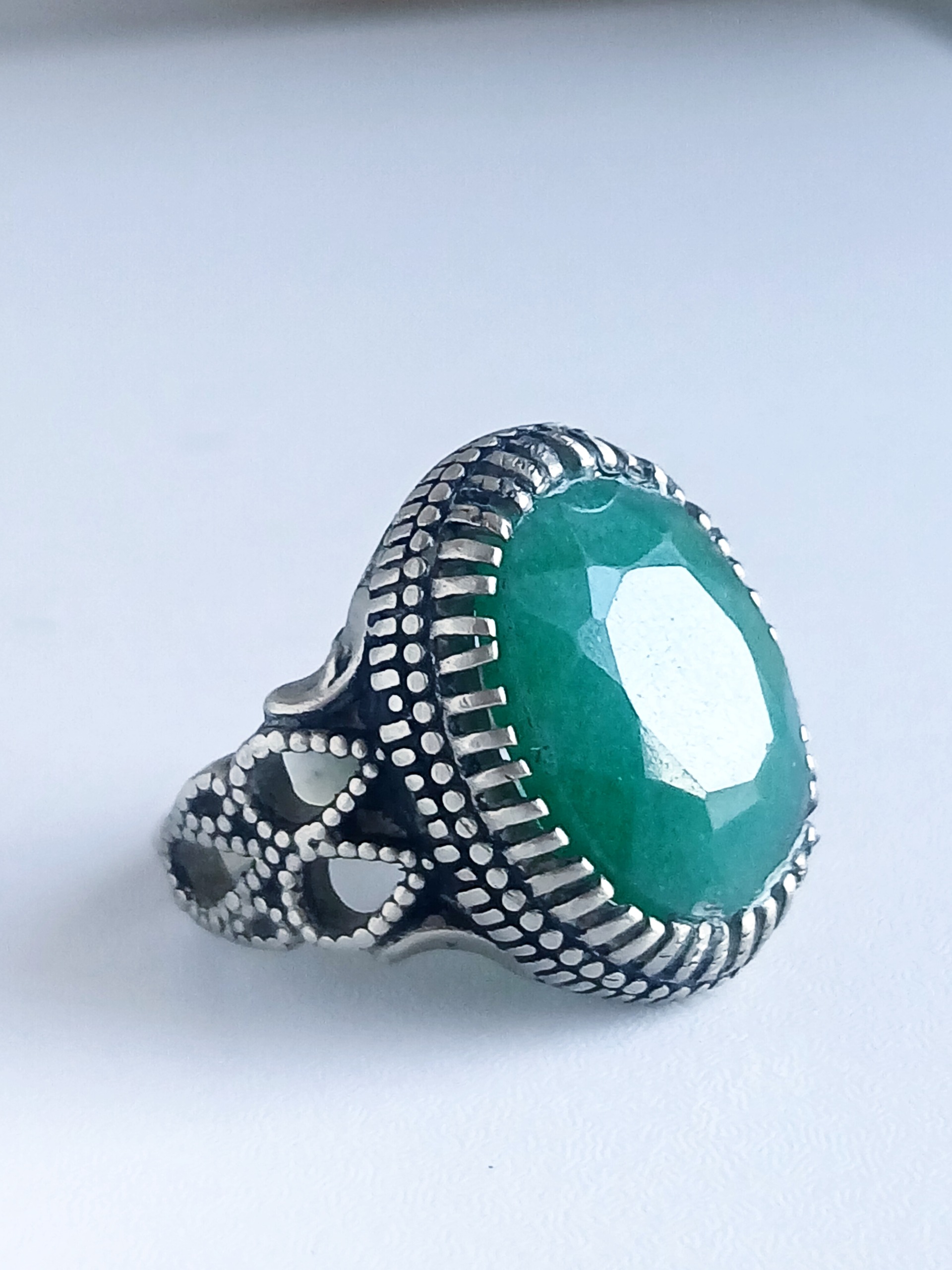 انگشتر زمرد سبز هندی طبیعی 15 قیراطی