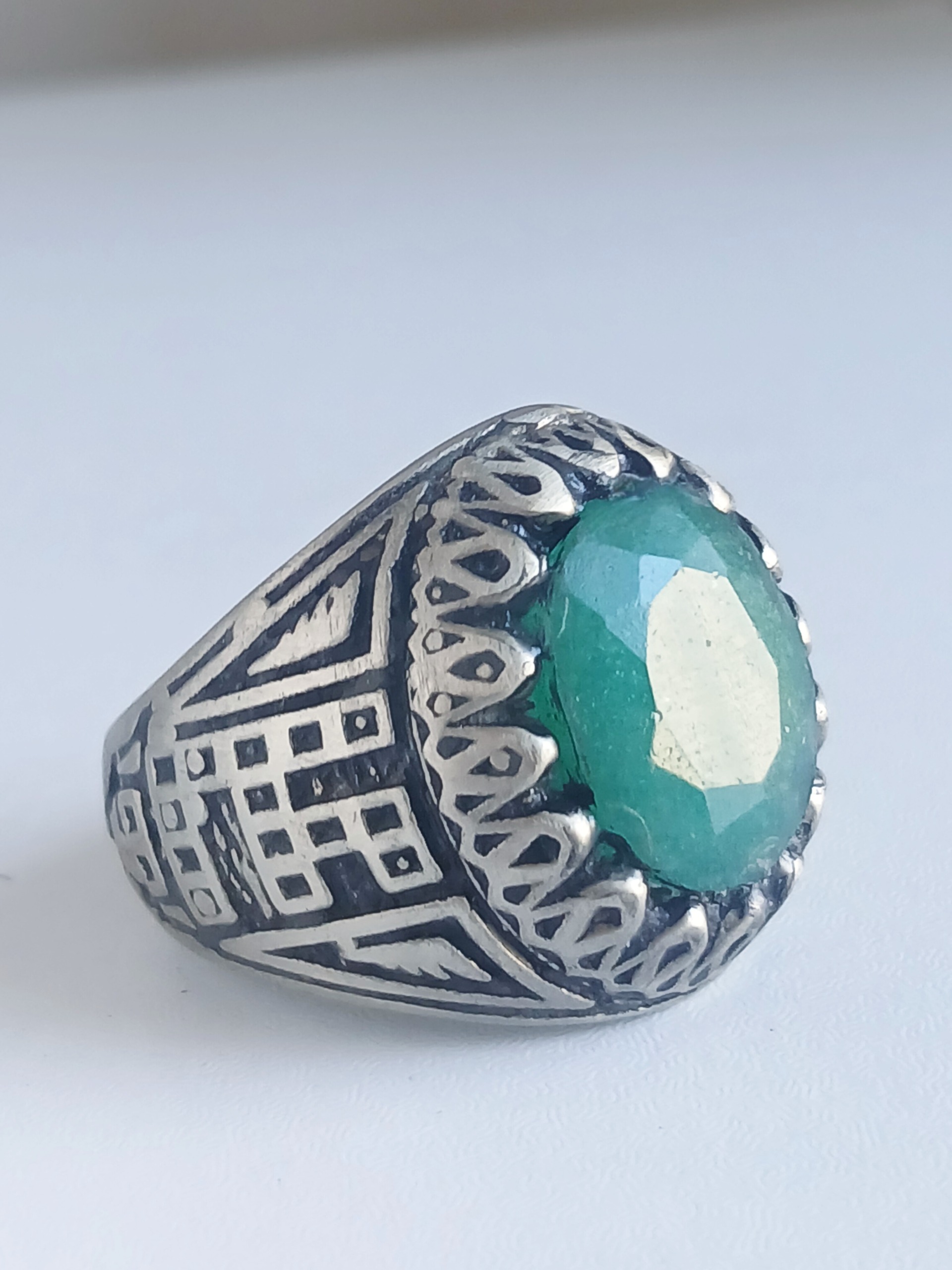 انگشتر زمرد هندی طبیعی 10 قیراطی  رکاب درشت