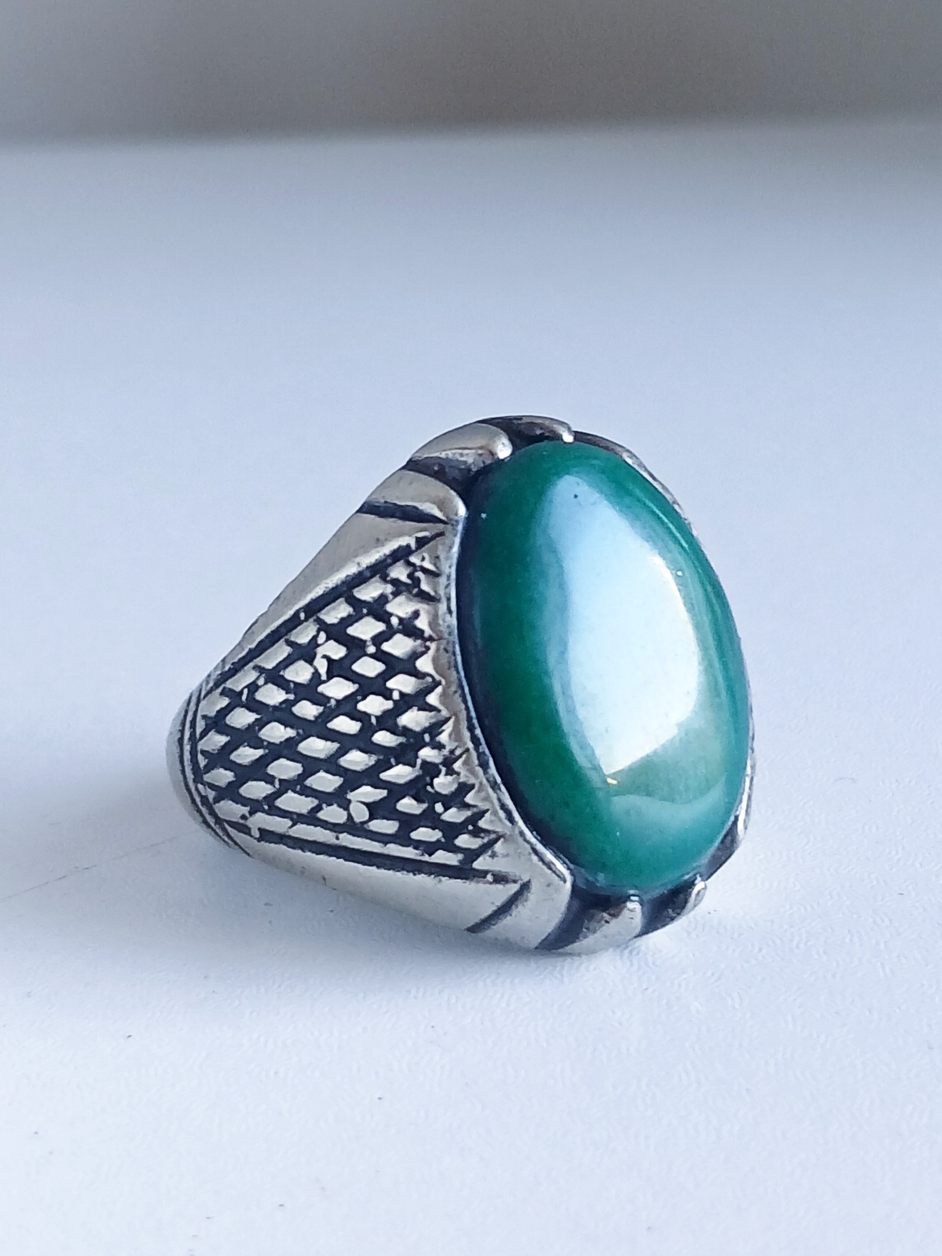 انگشتر جید سبز زمردی