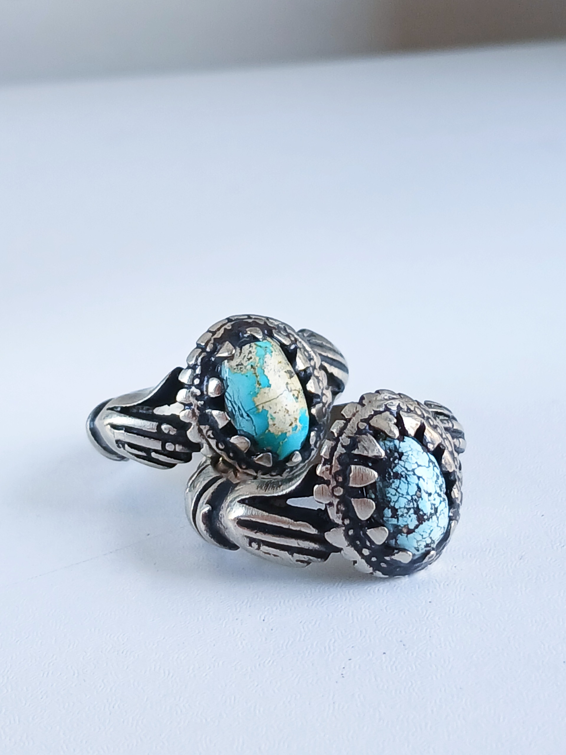 جفت انگشتر فیروزه نیشابوری دست دلبر