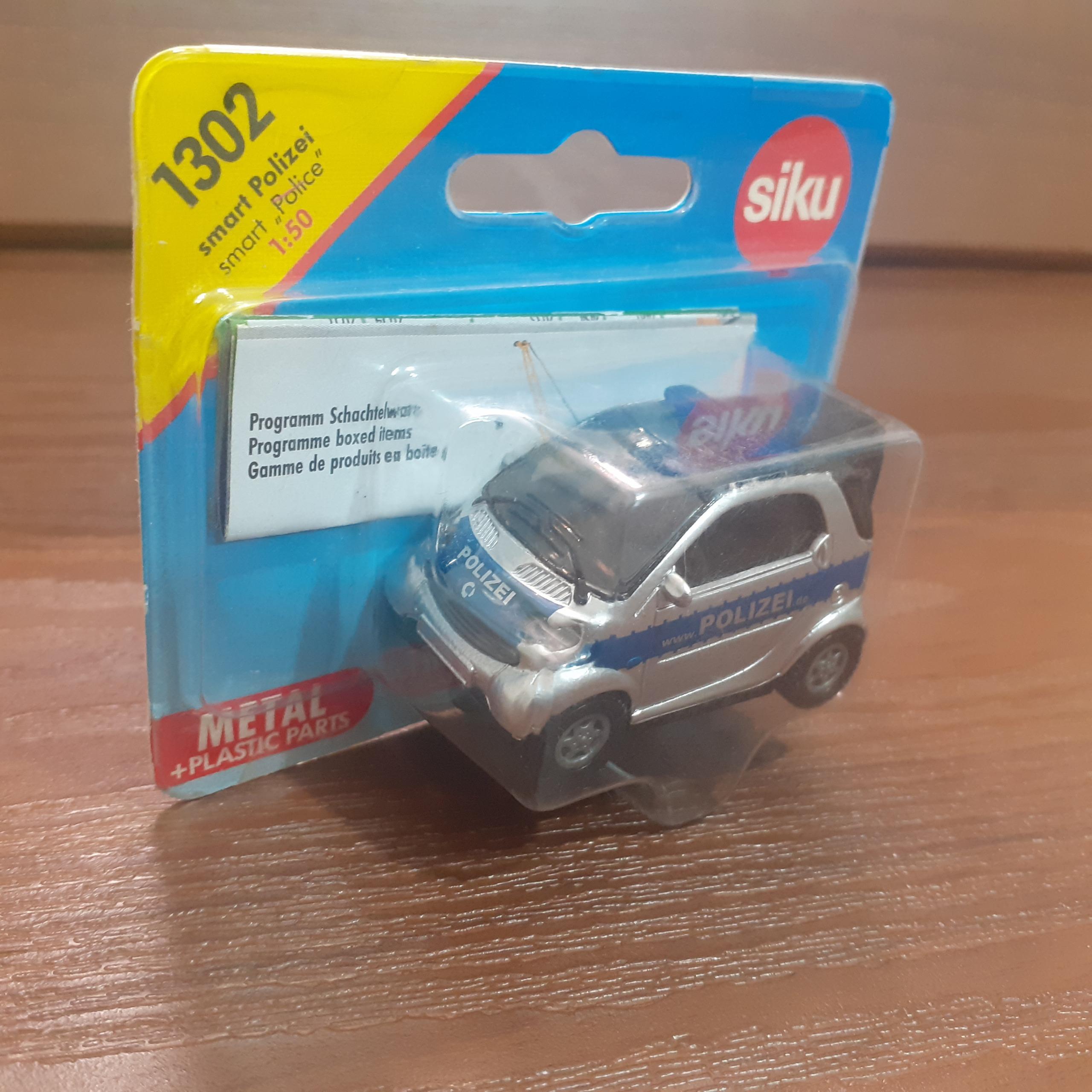 ماکت ماشین فلزی پلیس سیکو siku