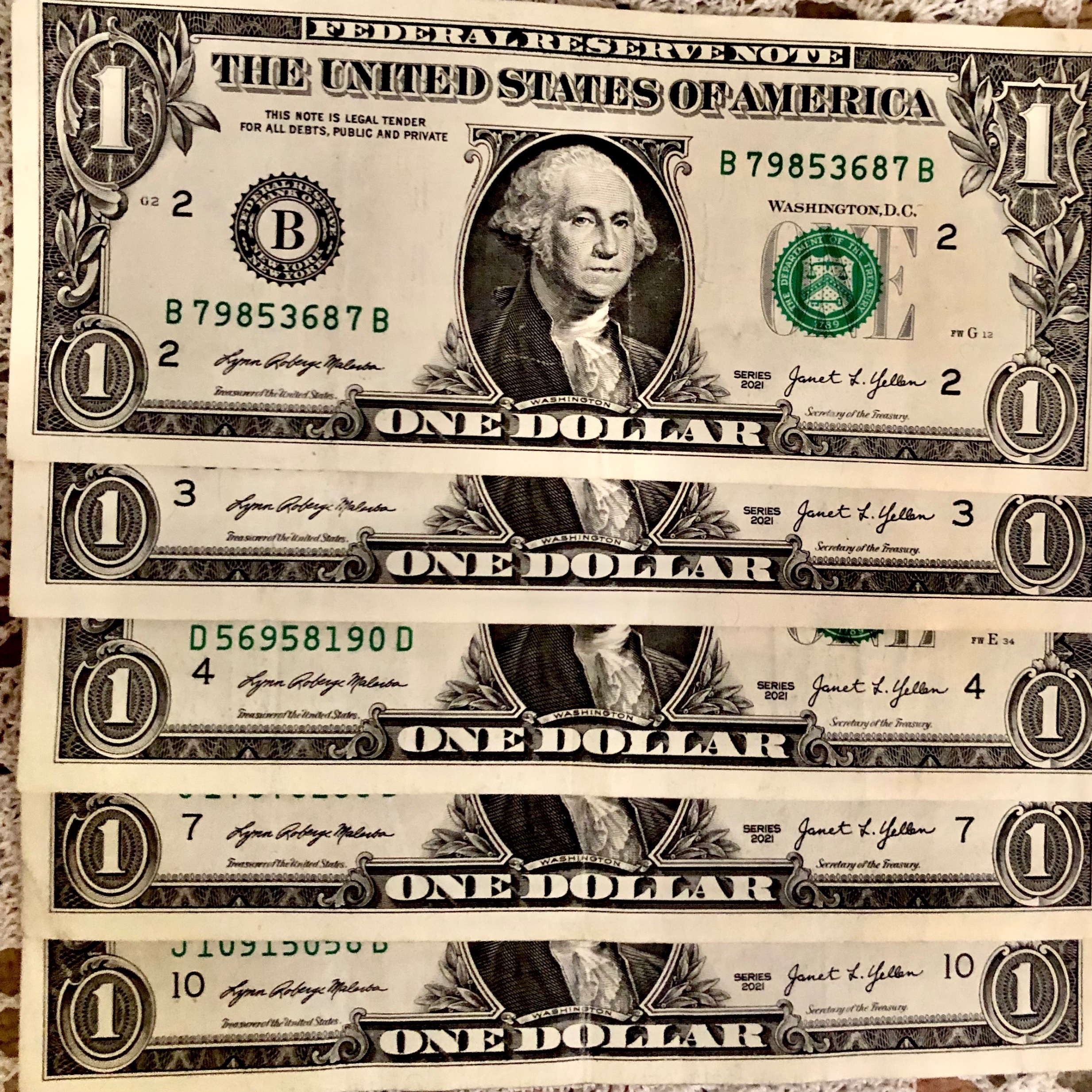 5 برگ دلار امریکا 2021