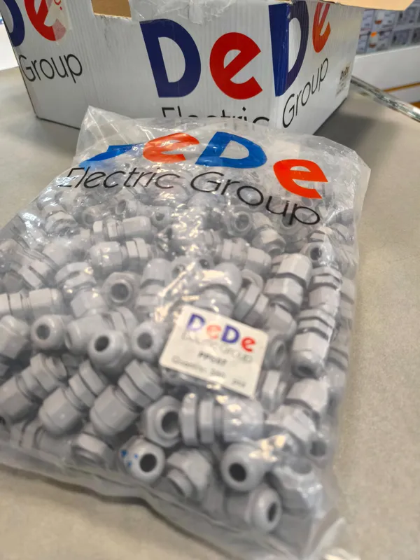 گلند کابل پلاستیکی PG7 برند DeDe بسته 100 عددی