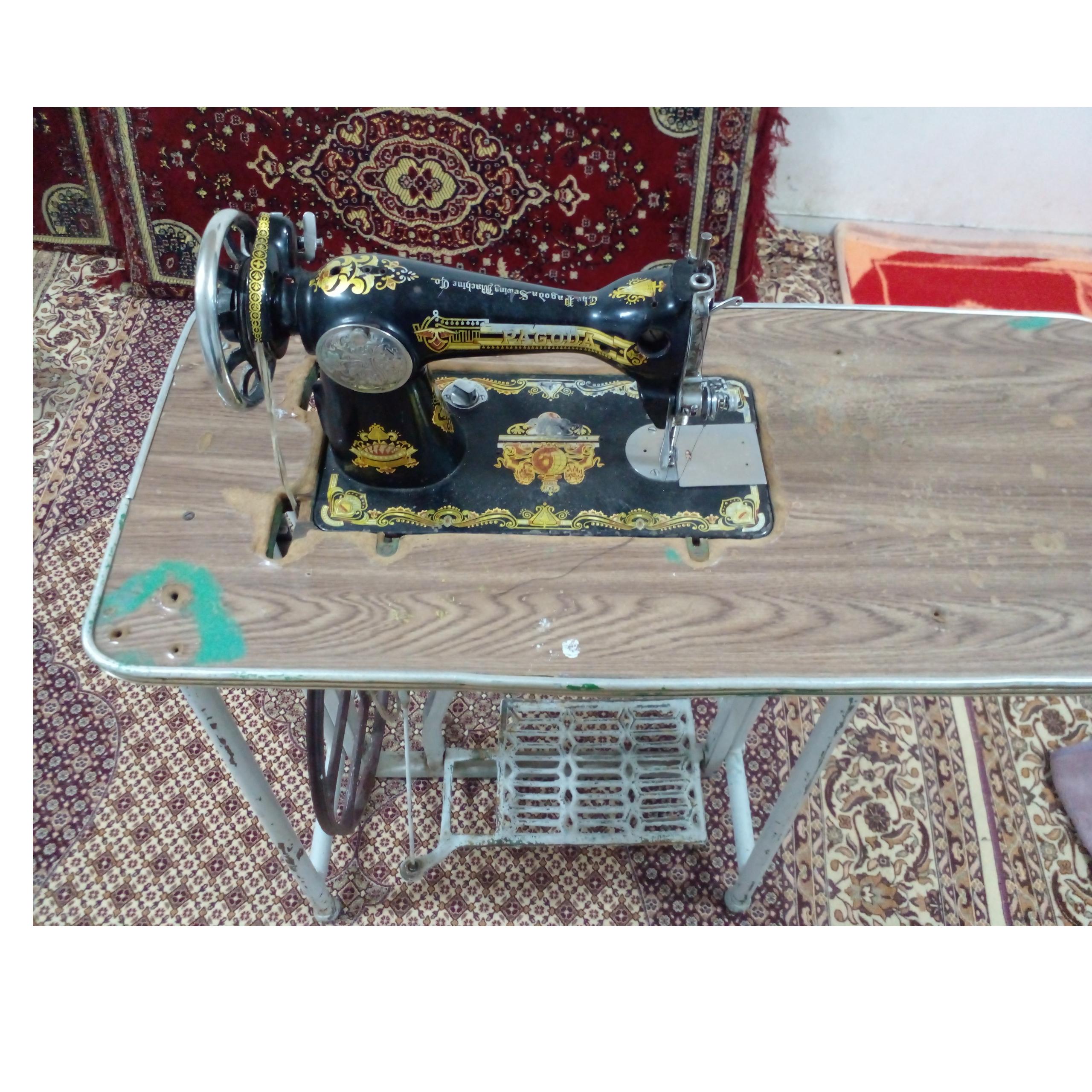 چرخ خیاطی قدیمی